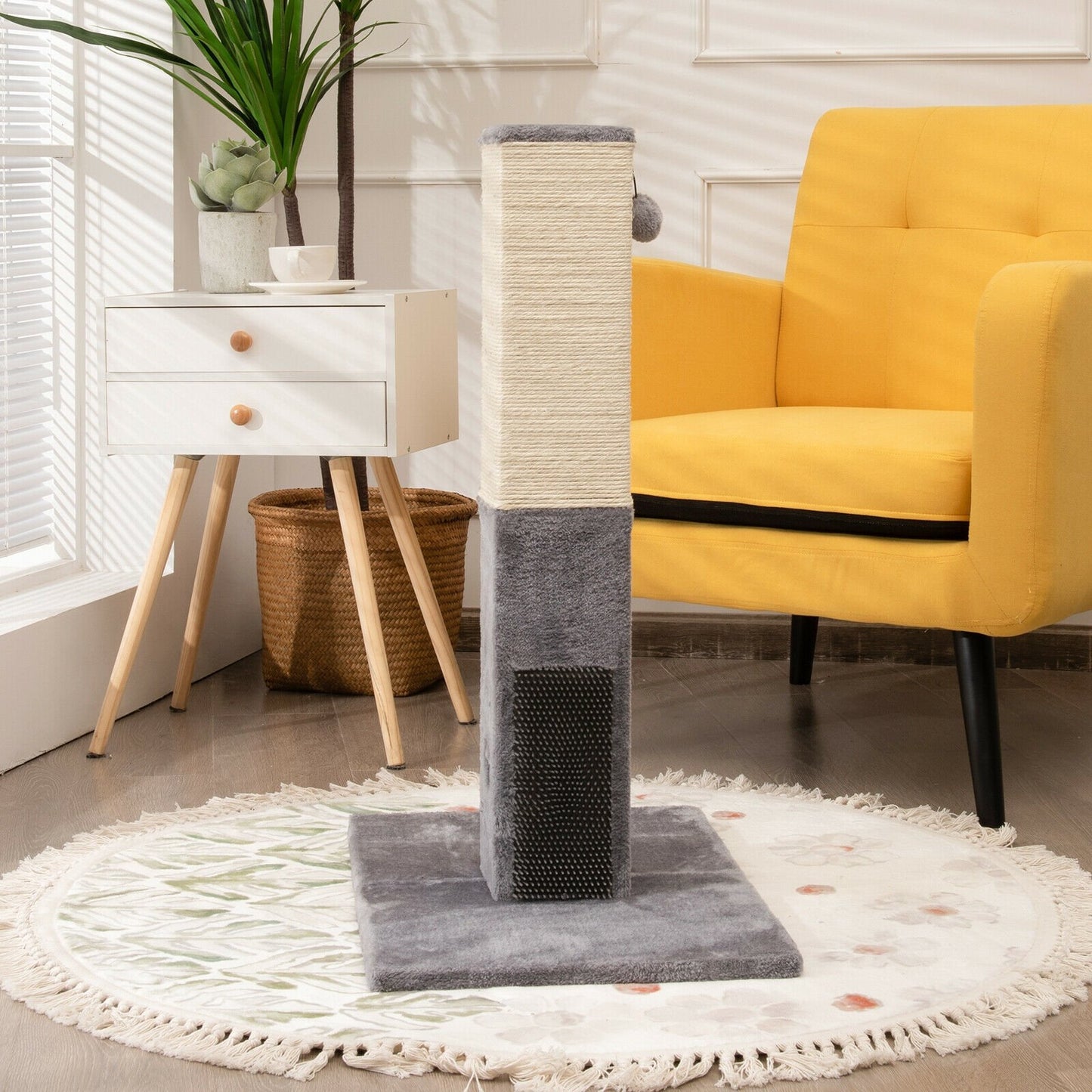31 inch Tall Cat Scratching Post Claw Scratcher with Sisal Rope and 2 plush Ball, Gray at Gallery Canada