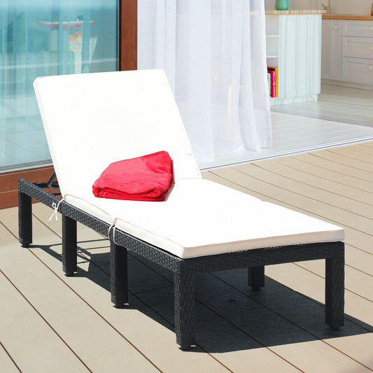 Chaise longue rembourrée en rotin pour patio, hauteur réglable, blanc