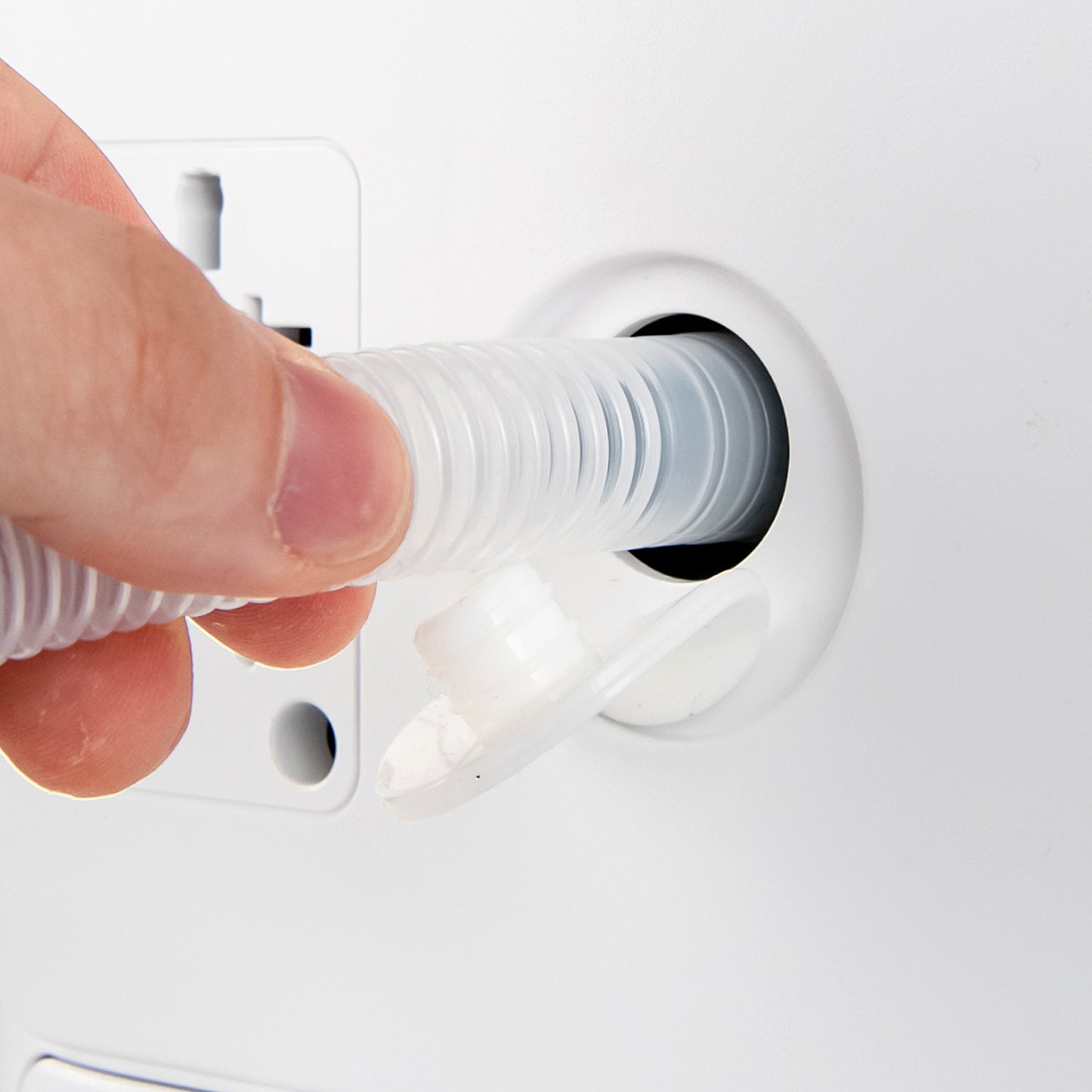 8000 BTU Portable Air Conditioner with Dehumidifier and Fan Mode, White Portable Air Conditioners at Gallery Canada