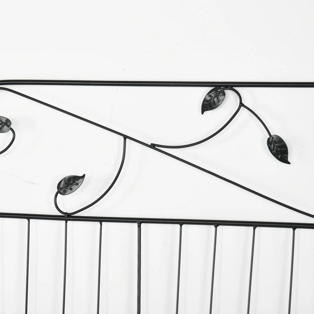 Outdoor Metal Garden Fence Panels, Animal Barrier, 4 Pack, Square Vines Garden Fences at Gallery Canada