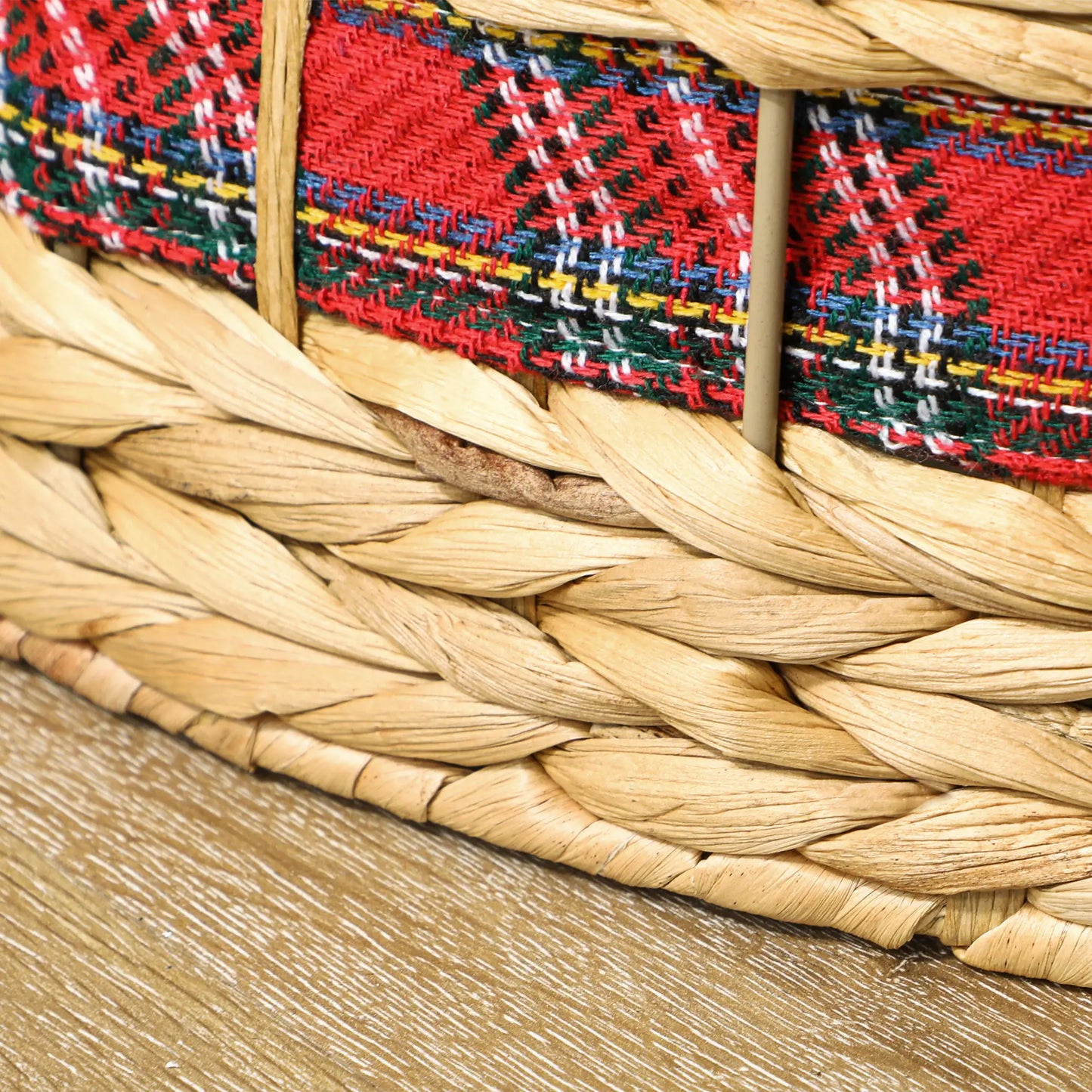 23 Inch Rustic Christmas Tree Skirt, Water Hyacinth Collar, Natural Christmas Trees at Gallery Canada