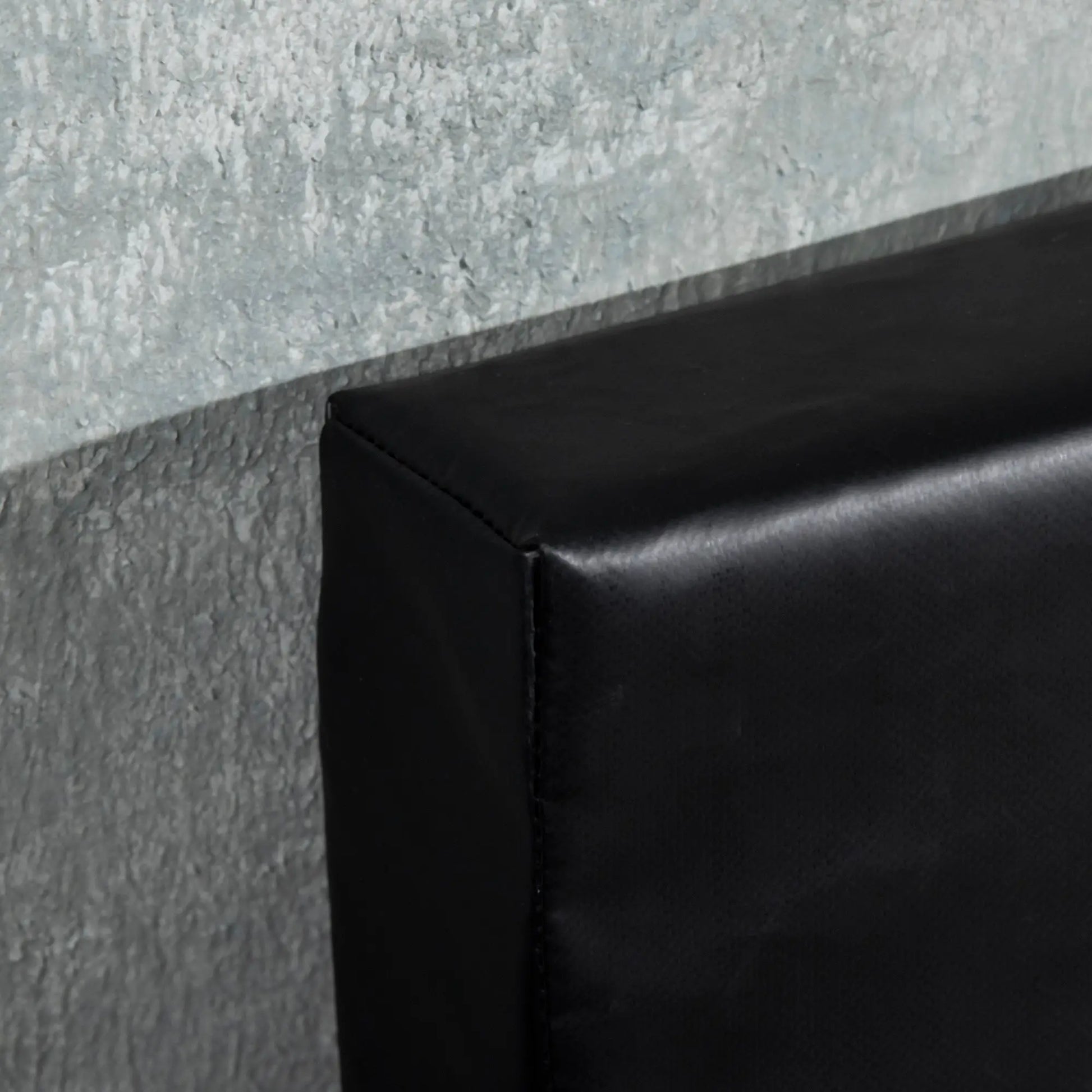 Boxing Pad, Kick Shield, Muay Thai Kicking Pad, MMA, Taekwondo Punching Bag Hangers at Gallery Canada