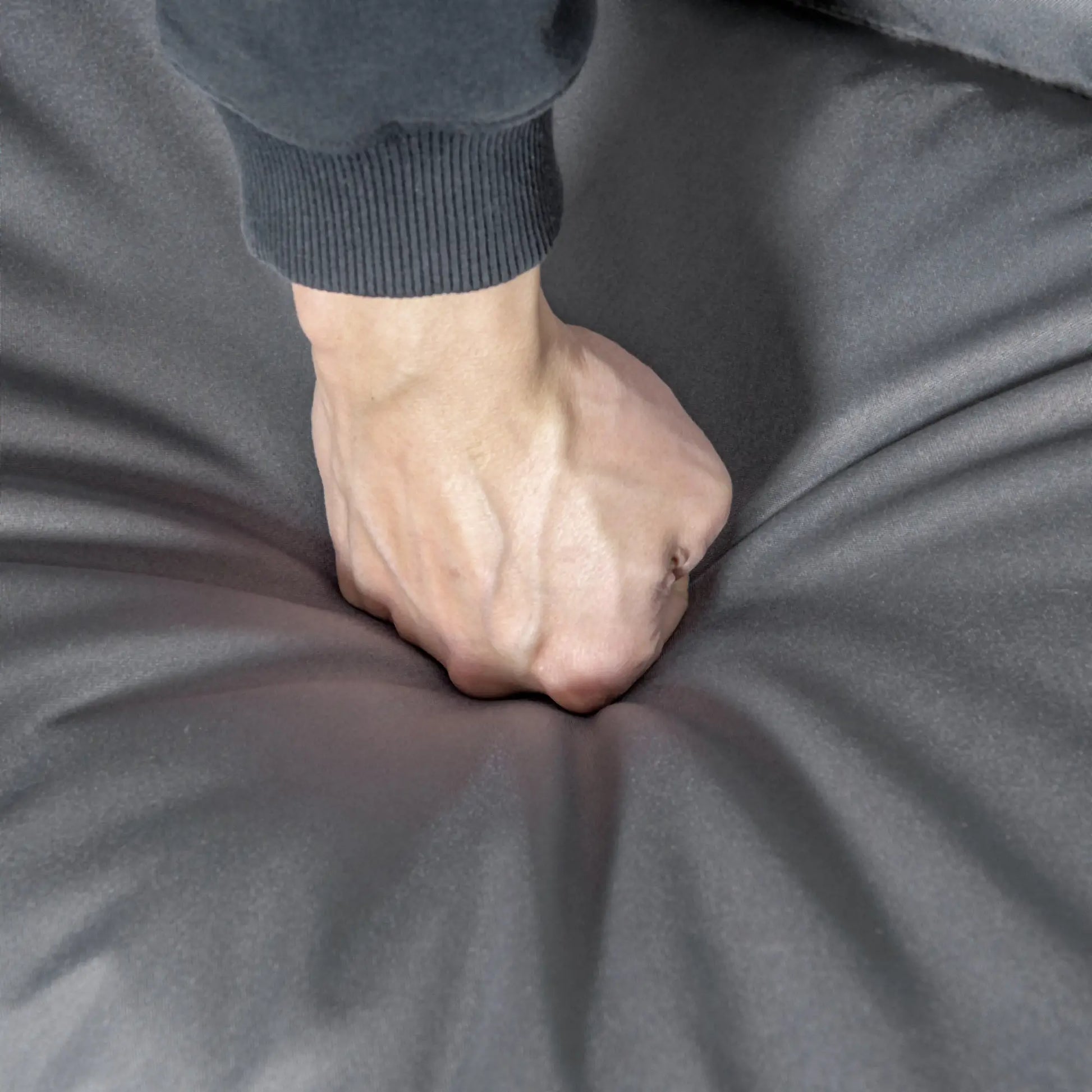 Foldable Lounge Chair, Fabric Upholstered Recliner, Outdoor Lounger with Armrest, Metal Frame for Backyard, Grey Patio Chairs at Gallery Canada