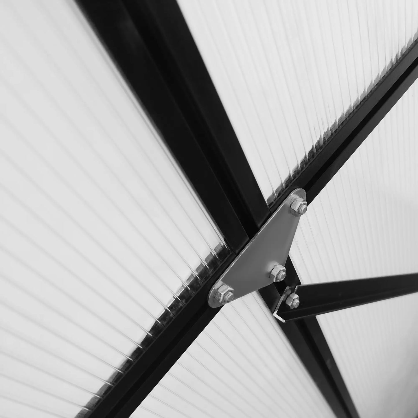 20' x 8' Aluminum Polycarbonate Greenhouse, Adjustable Roof Vent, Black Walk In Greenhouses at Gallery Canada