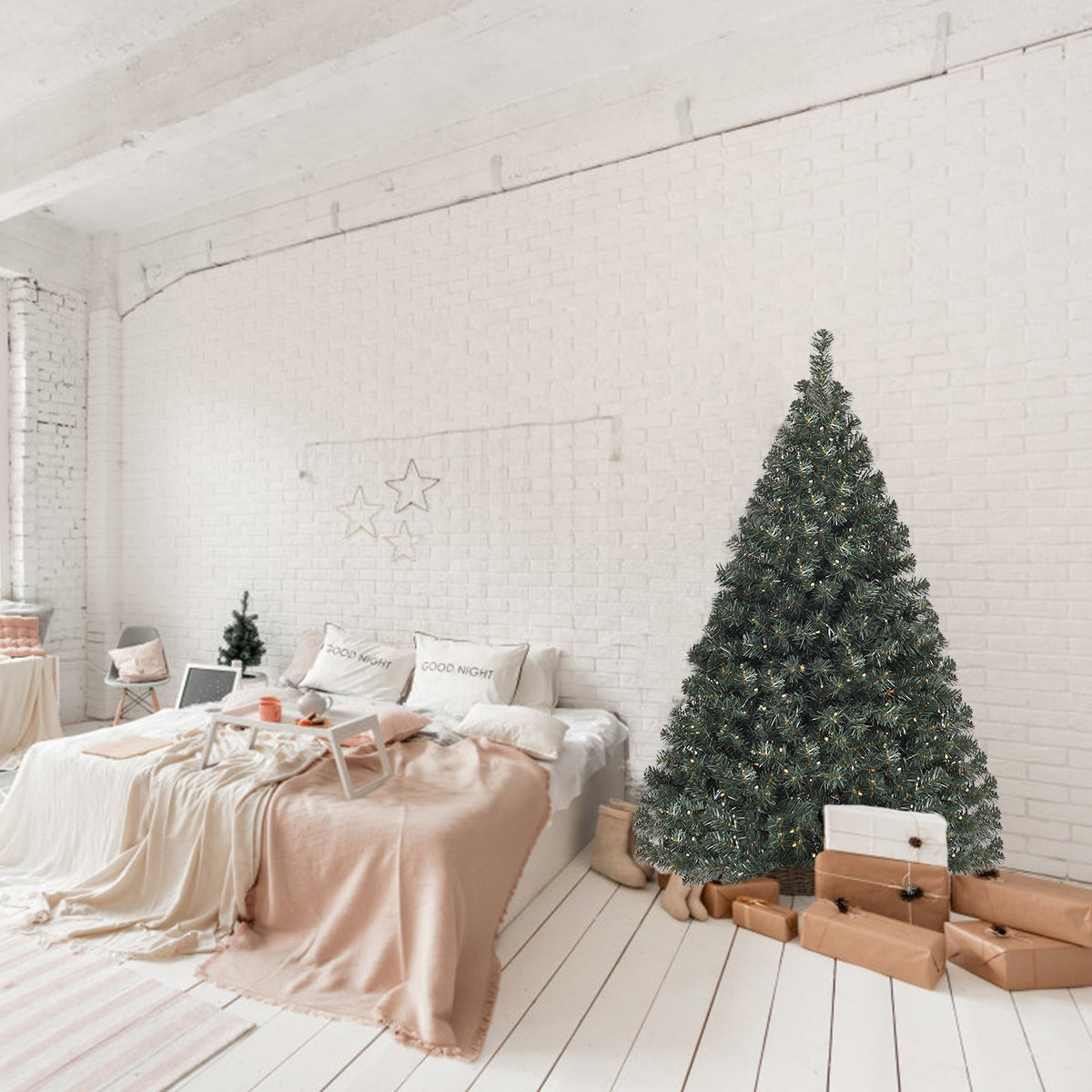 4.5 Feet PVC Pre-lit Artificial Hinged Christmas Tree , Green Christmas Tree at Gallery Canada