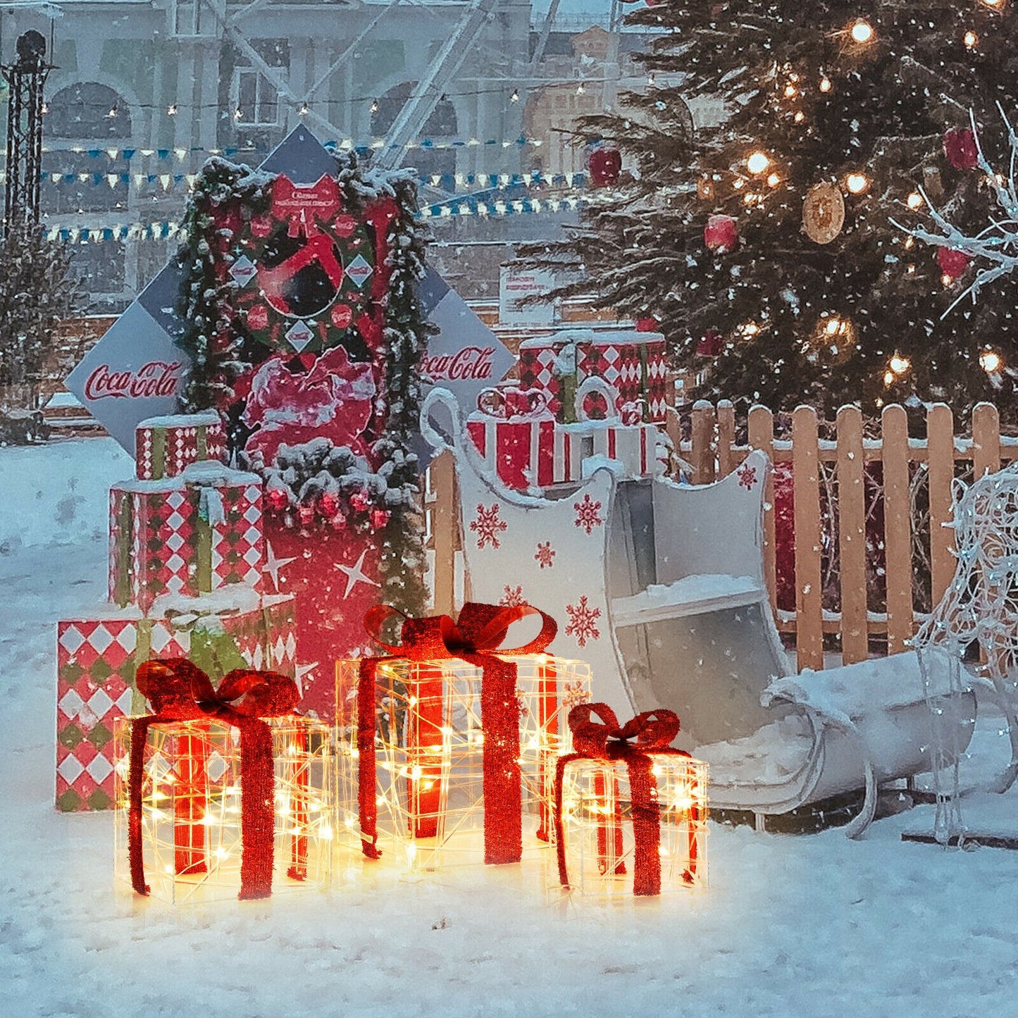 Christmas Lighted Gift Box Decorations, 60 LED Lights, Indoor Outdoor, Red Christmas Decor & Accessories at Gallery Canada