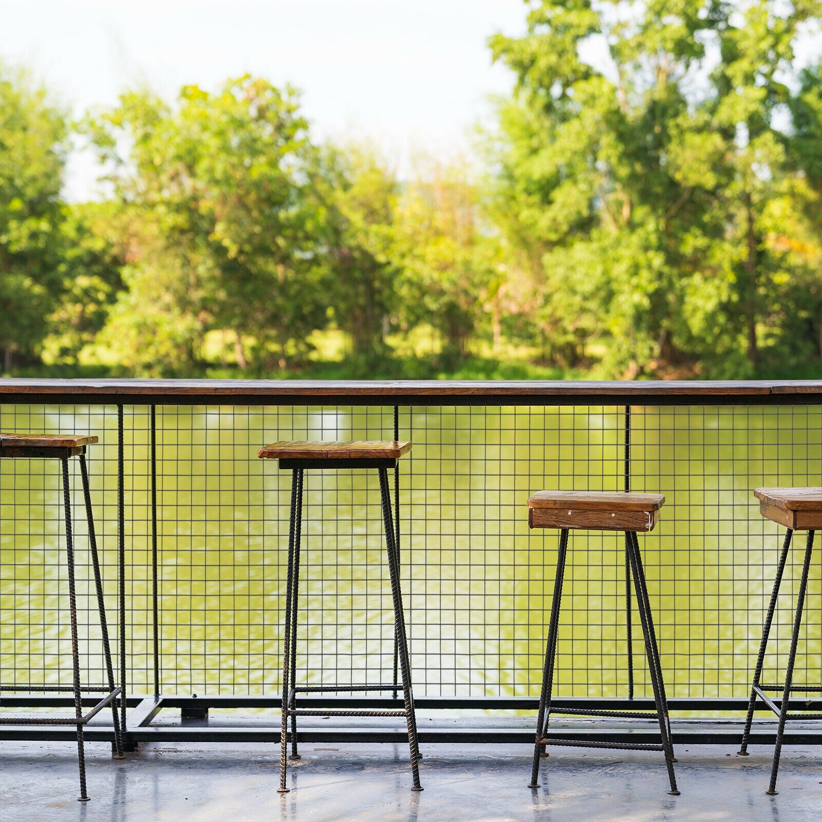 24 x 50 Inch Hardware Cloth 16 Gauge Black Vinyl Coated Welded Wire Mesh 1.5 Inch, Black Decorative Fencing & Flooring at Gallery Canada