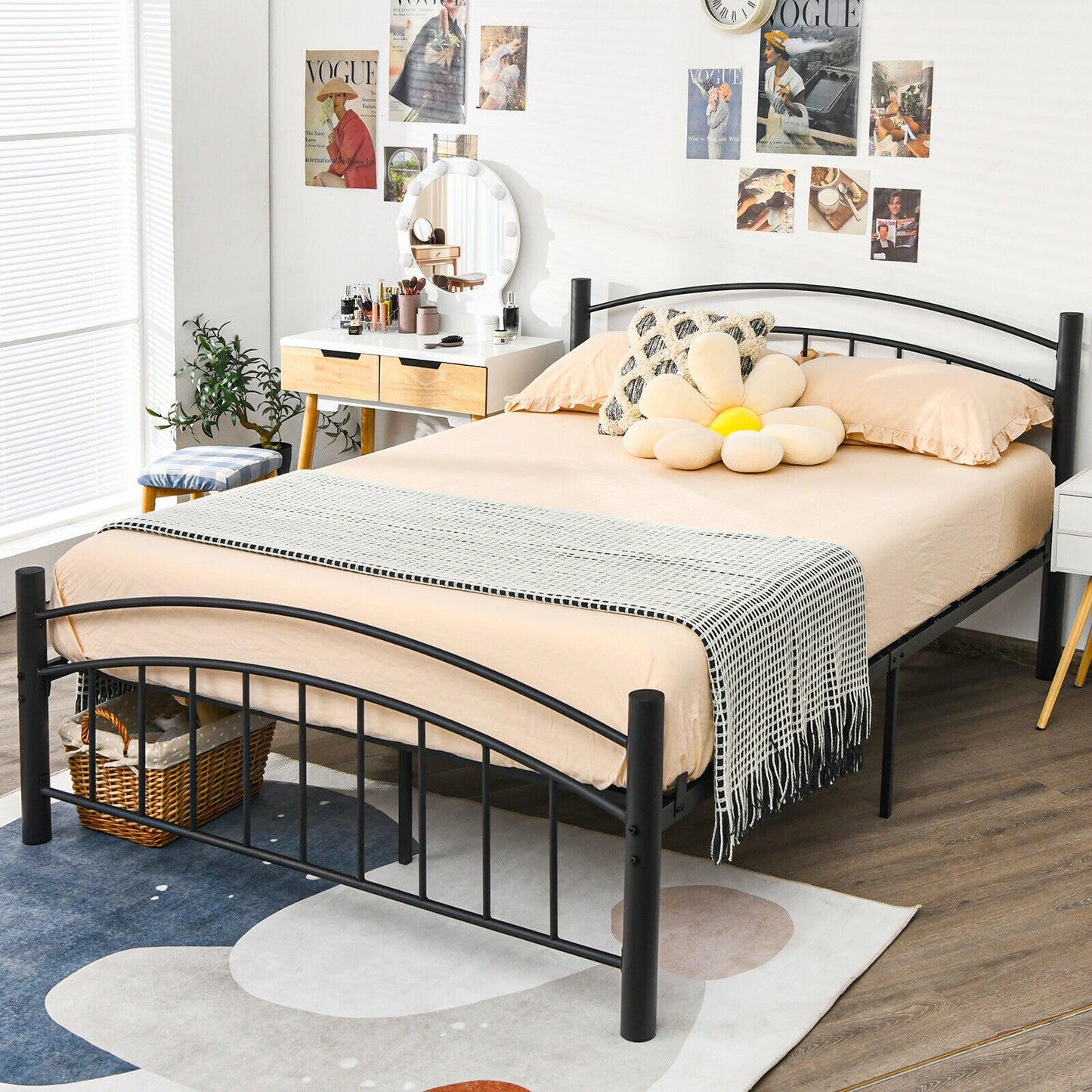 Modern Platform Bed With Headboard, Footboard, Queen Size, Black Simple Bed Frame at Gallery Canada