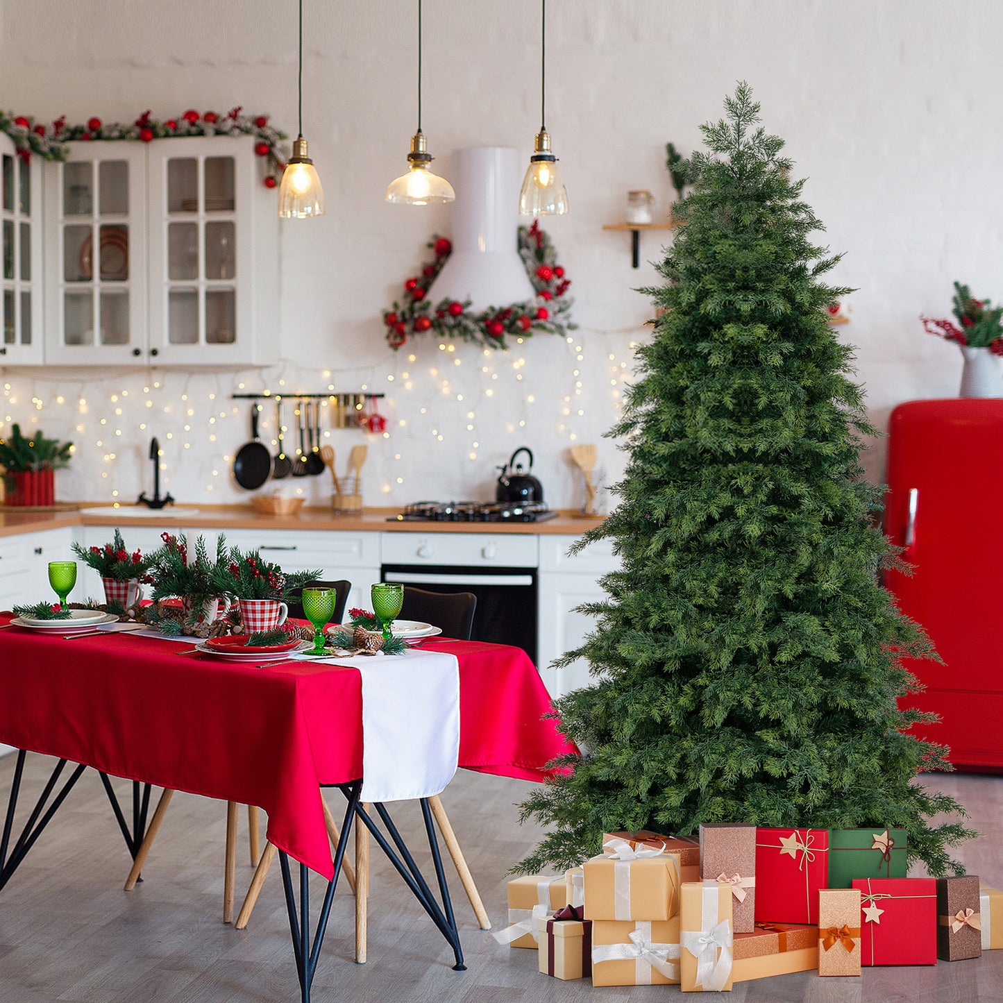 Artificial Christmas Tree Green Hinged Holiday Tree with 721/1019 Lush Branch Tips-6 ft, Green Christmas Tree at Gallery Canada