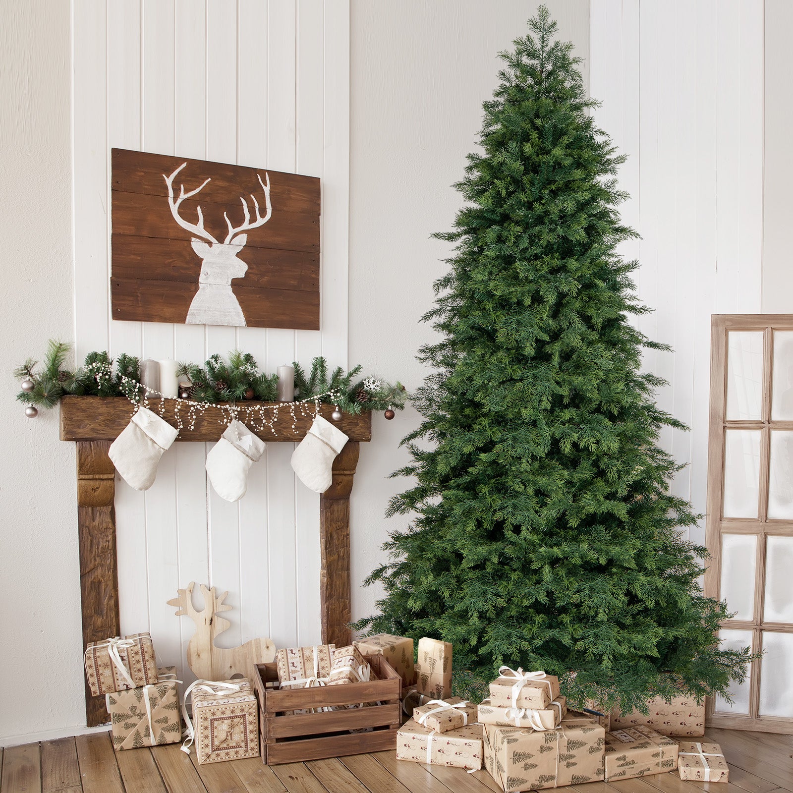 Artificial Christmas Tree Green Hinged Holiday Tree with 721/1019 Lush Branch Tips-7.5 ft, Green Christmas Tree at Gallery Canada