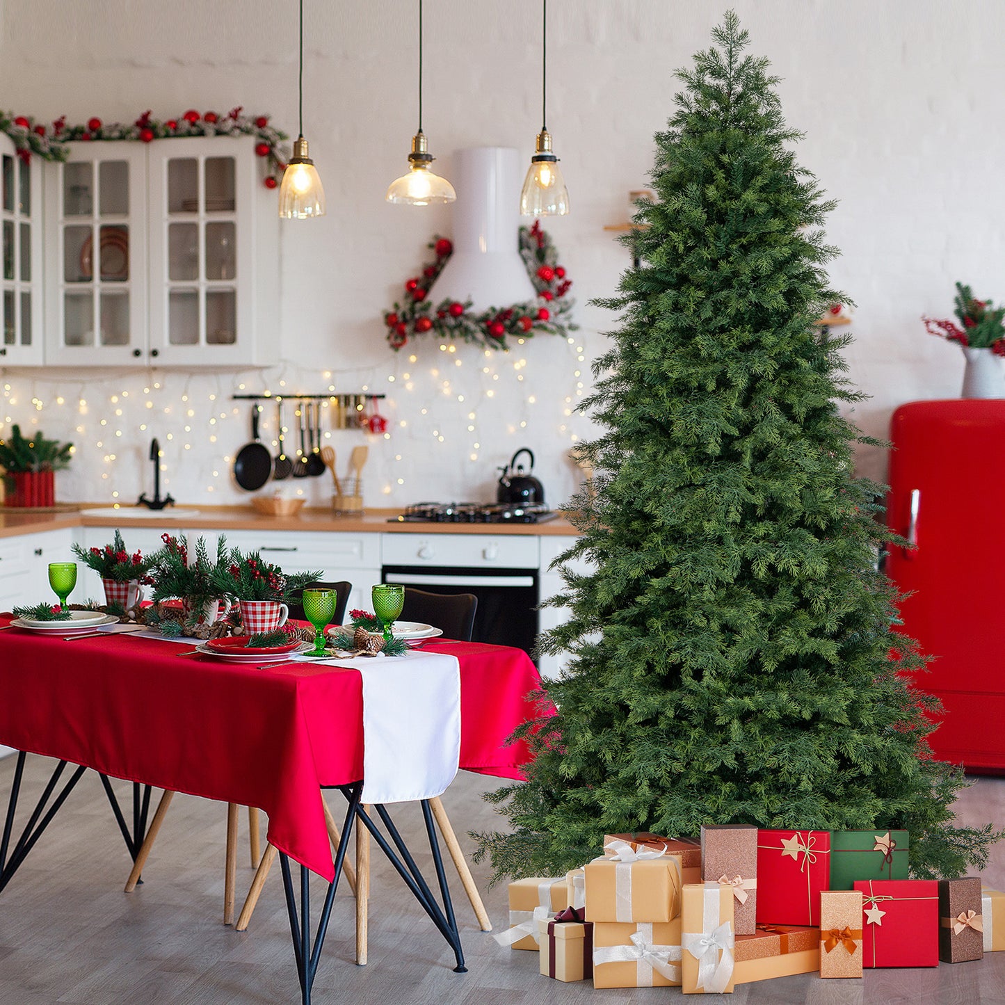 Artificial Christmas Tree Green Hinged Holiday Tree with 721/1019 Lush Branch Tips-7.5 ft, Green Christmas Tree at Gallery Canada