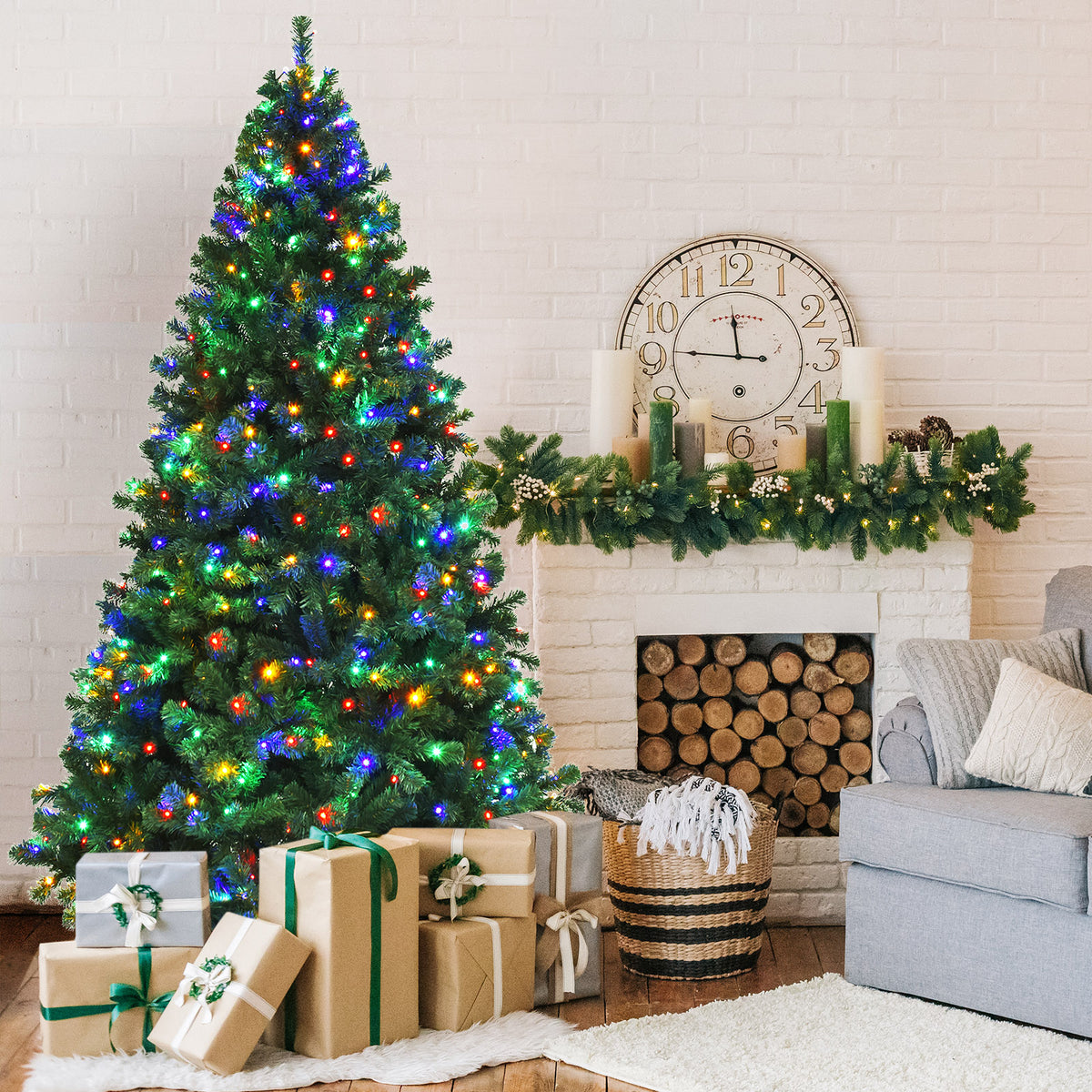 7.5 Feet Pre-Lit Artificial Spruce Christmas Tree, 550 Multicolor Lights, Green Christmas Tree at Gallery Canada