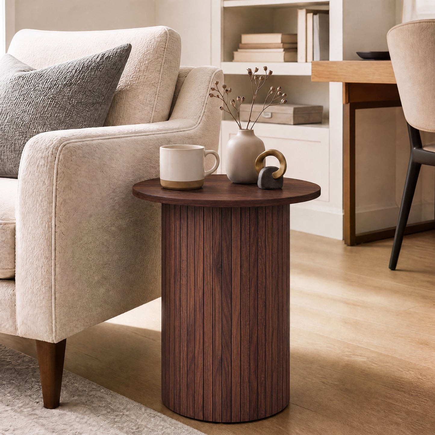 Table d'appoint ronde cannelée de 18", tambour à piédestal, noyer
