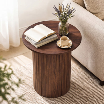 Table d'appoint ronde cannelée de 18", tambour à piédestal, noyer