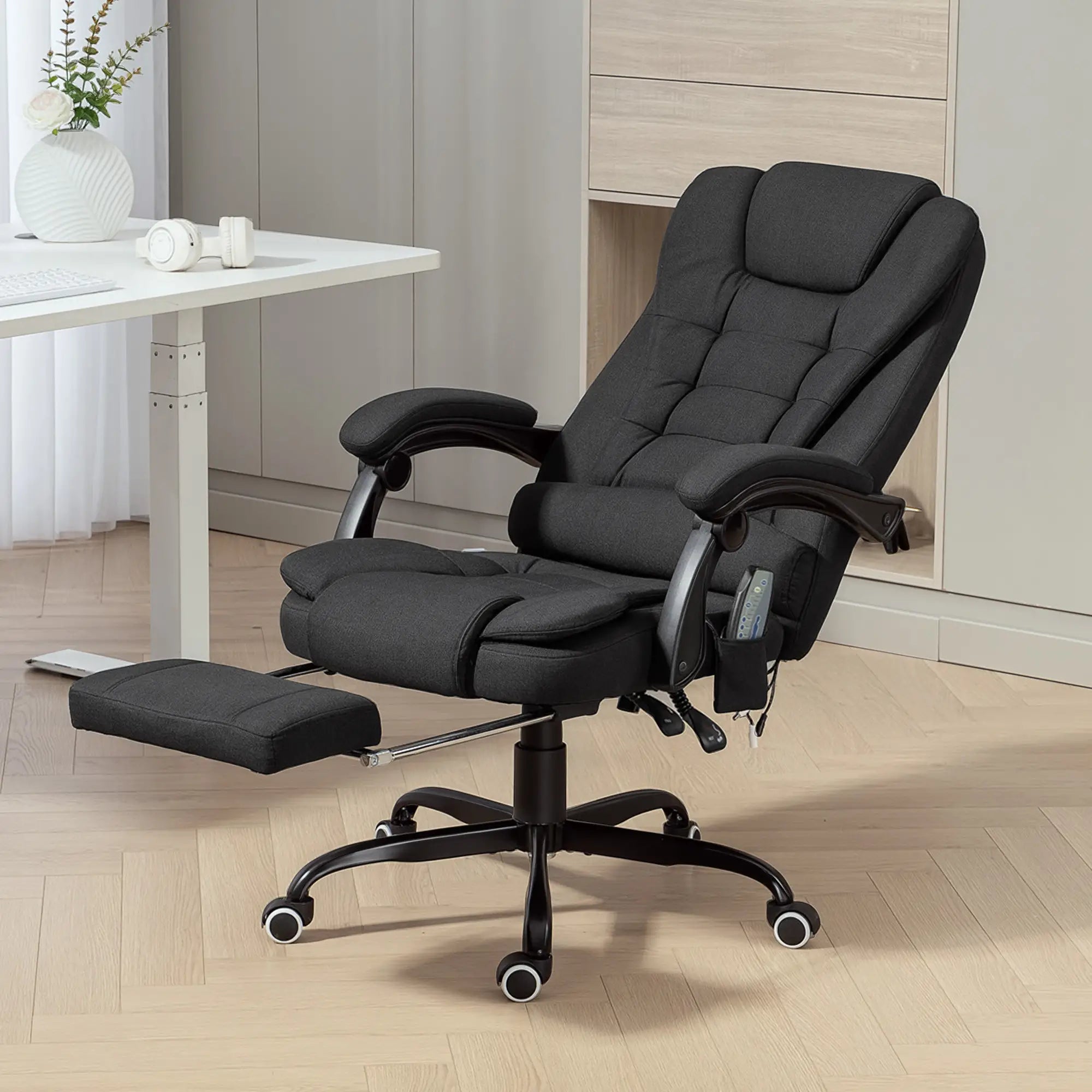 7-Point Vibrating Massage Chair, Reclining Office Chair with Footrest, Black Massage Chairs at Gallery Canada