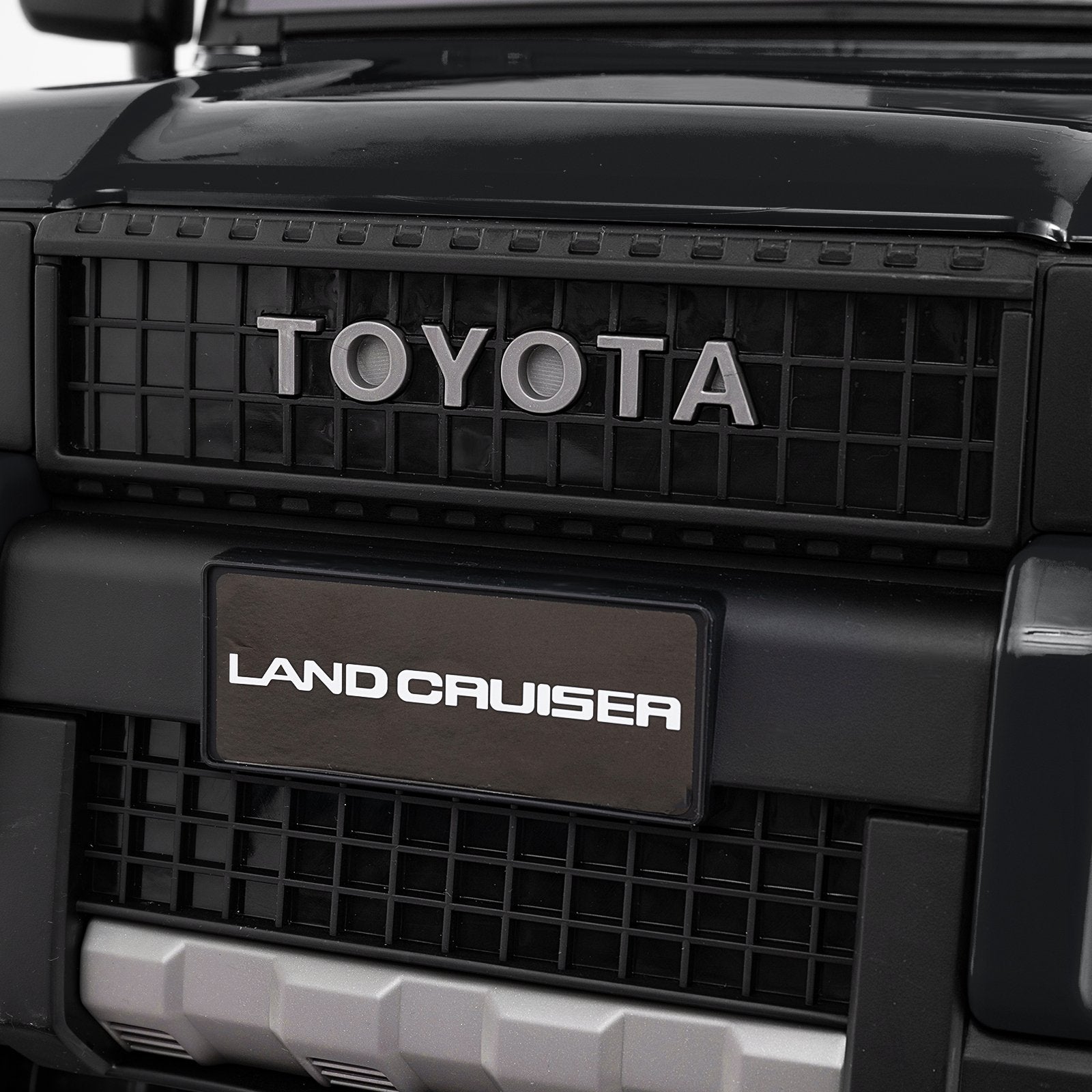 24V 2 Seater Ride on Car 4WD/2WD Switchable for Kids with Remote for Ages 3+, Black Powered Ride On Toys at Gallery Canada