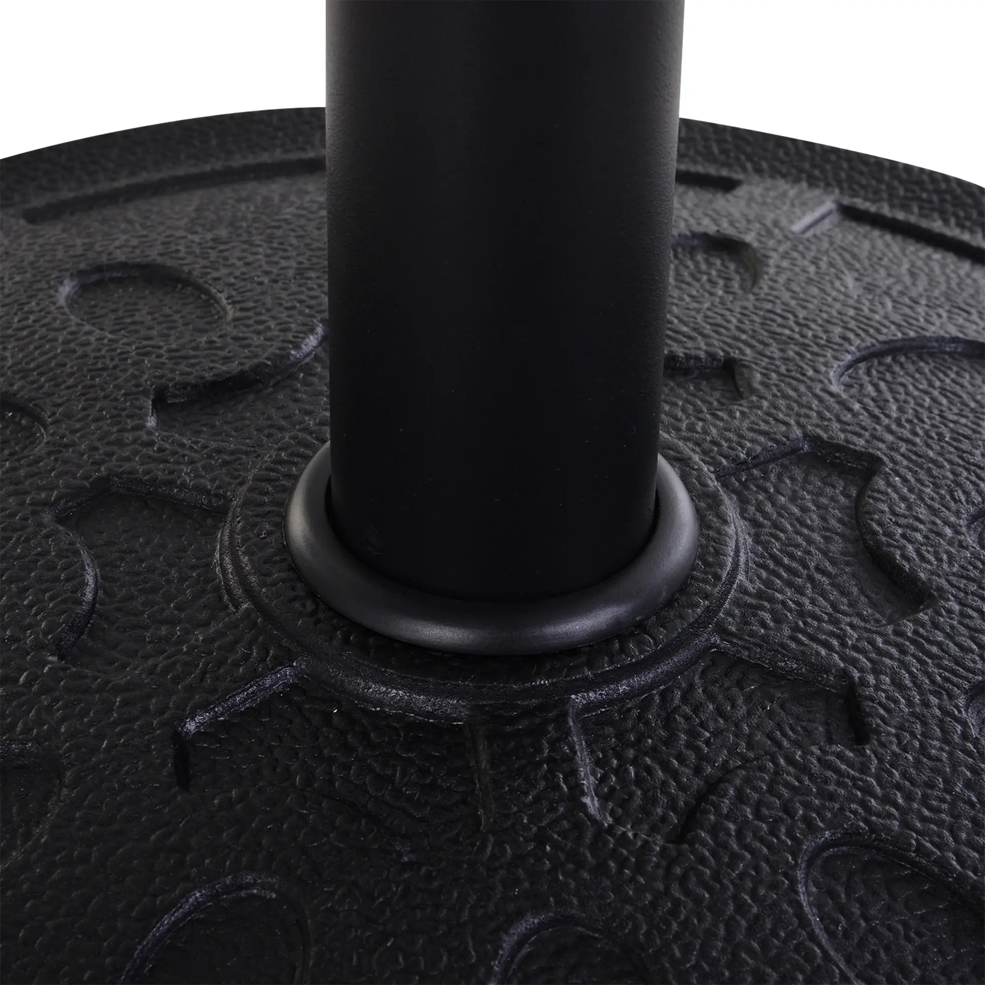 29 lbs Resin Round Patio Umbrella Stand, Black Umbrella Bases at Gallery Canada