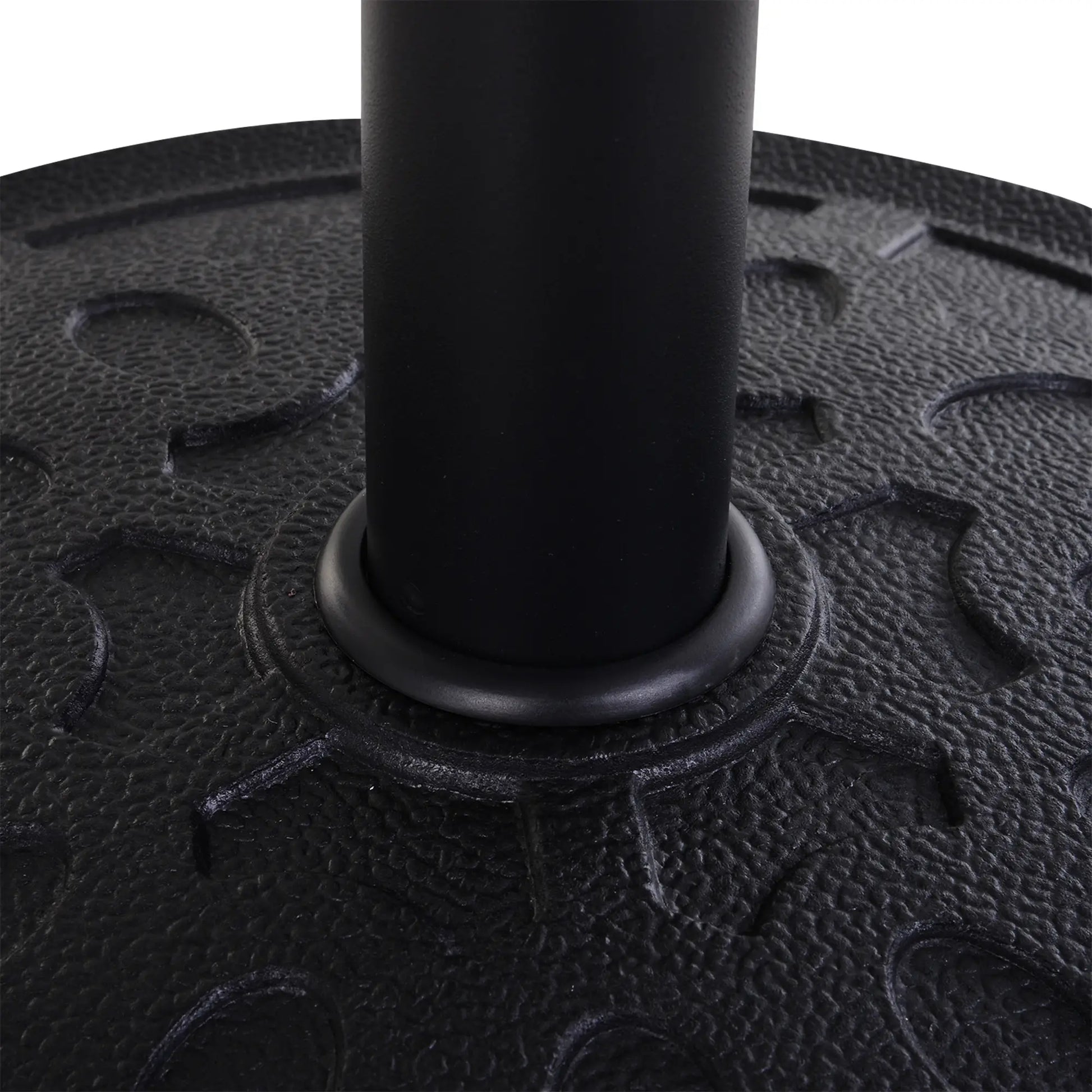 29 lbs Resin Round Patio Umbrella Stand, Black Umbrella Bases at Gallery Canada