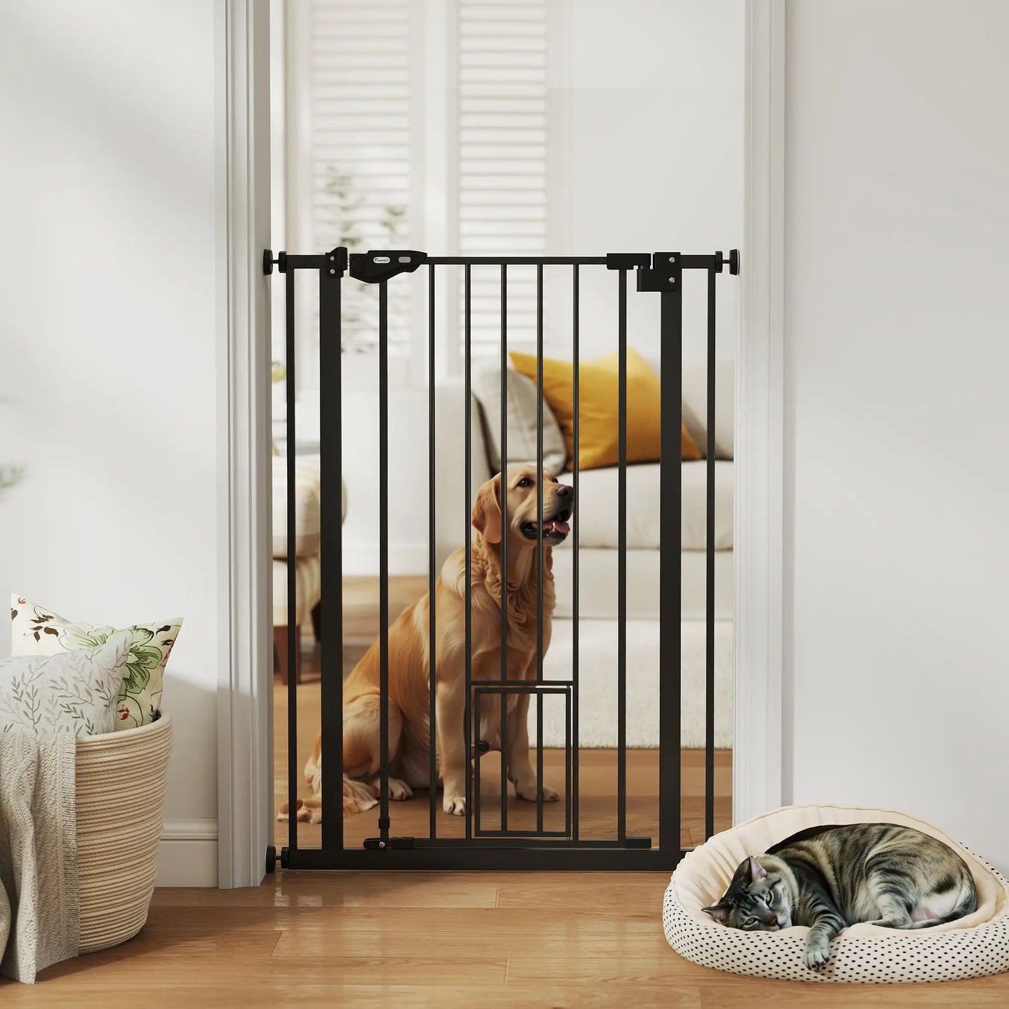 41" Easy Open Indoor Dog Gate, Black Houses, Kennels & Pens at Gallery Canada