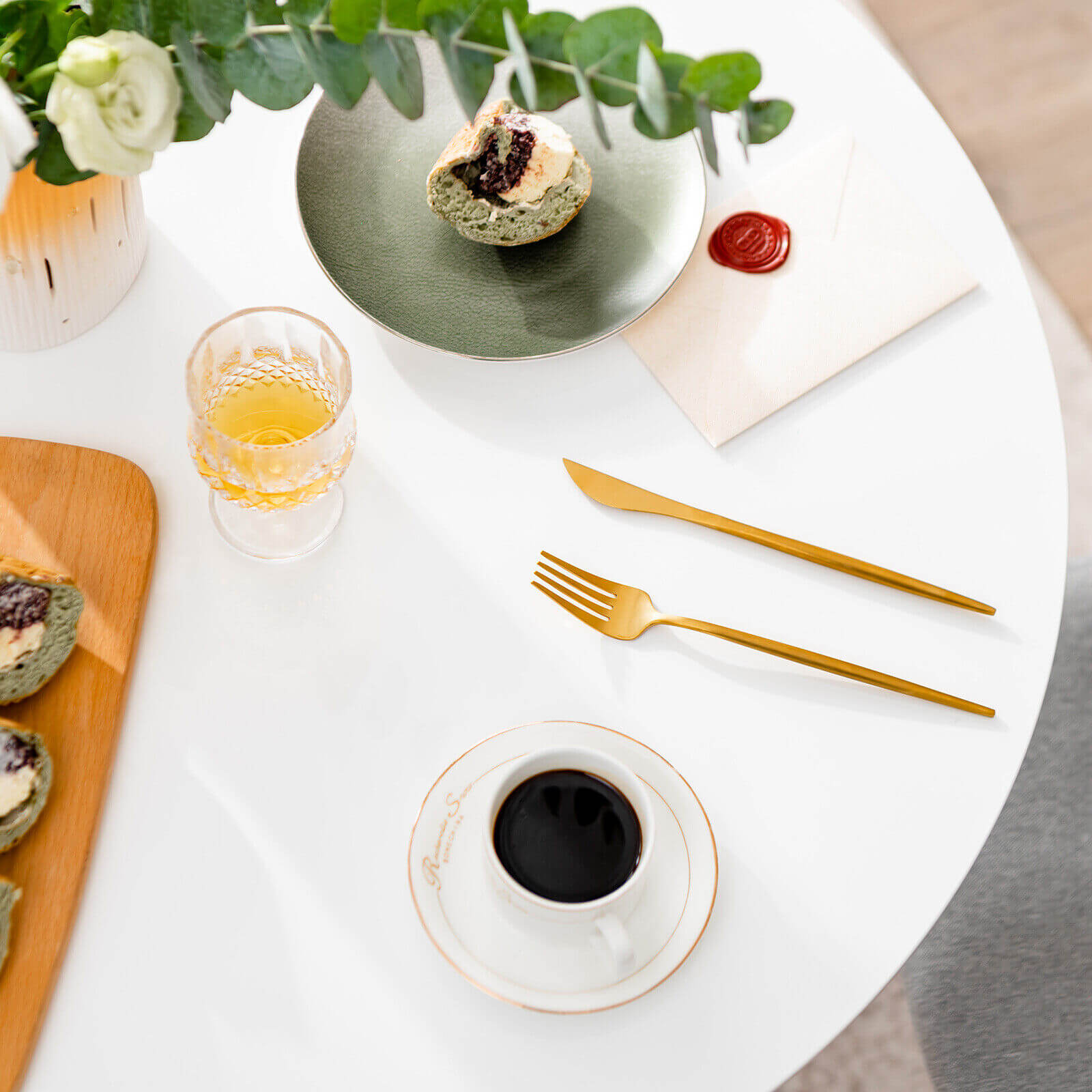 32 Inch Tulip Round Dining Table, MDF Top, White Dining Tables at Gallery Canada