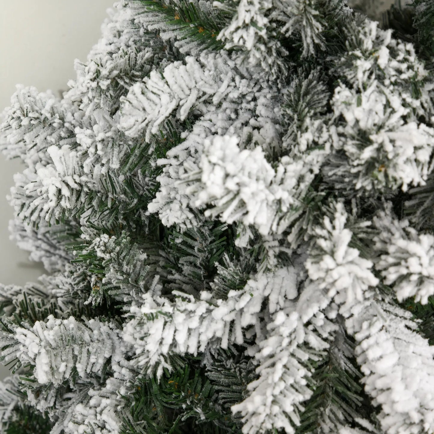6ft Snow Flocked Artificial Christmas Tree, 250 LED Lights, 928 Branches Flocked Christmas Trees at Gallery Canada