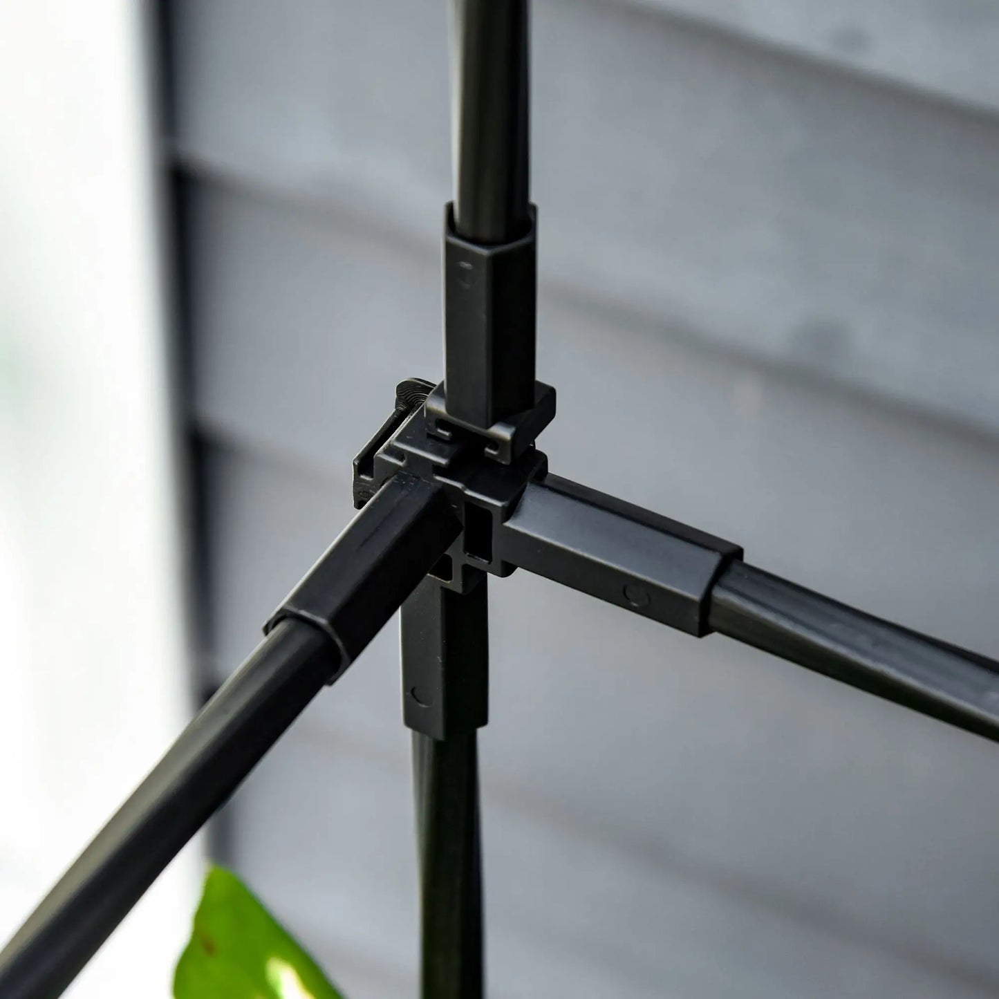 Raised Garden Bed, Tomato Planter Cage, Plastic Box with Trellis, Self-Watering, Drainage Holes Elevated Garden Beds at Gallery Canada