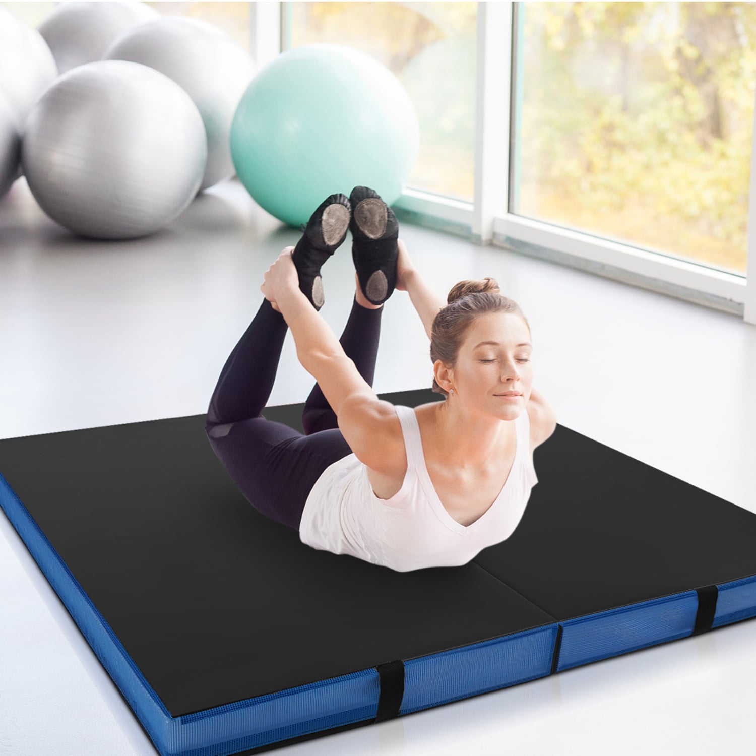 4ft x 4ft x 4in Bi-Folding Gymnastic Mat, Black Yoga & Gym Mats at Gallery Canada