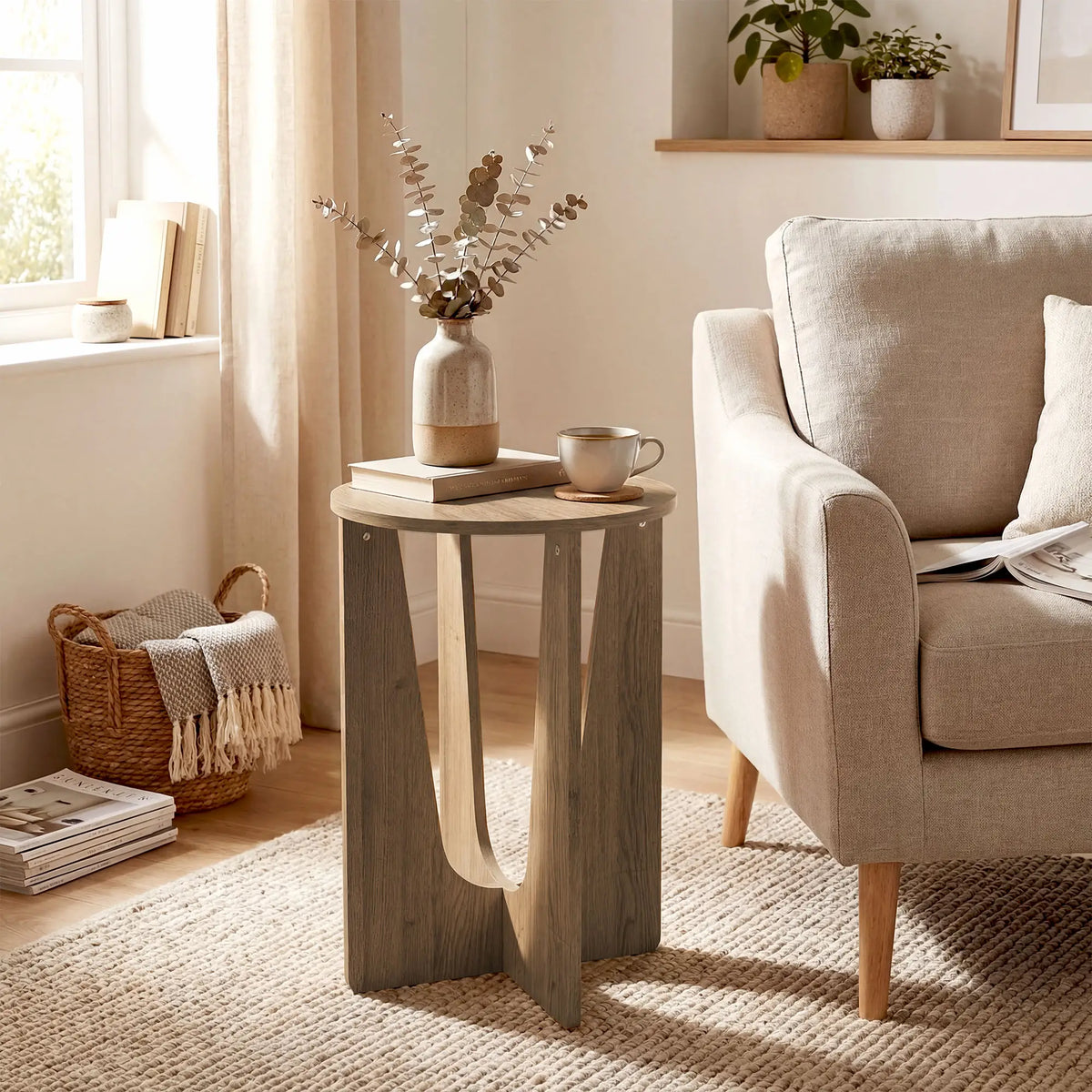 Round Side Table, Compact End Table, Curved Legs