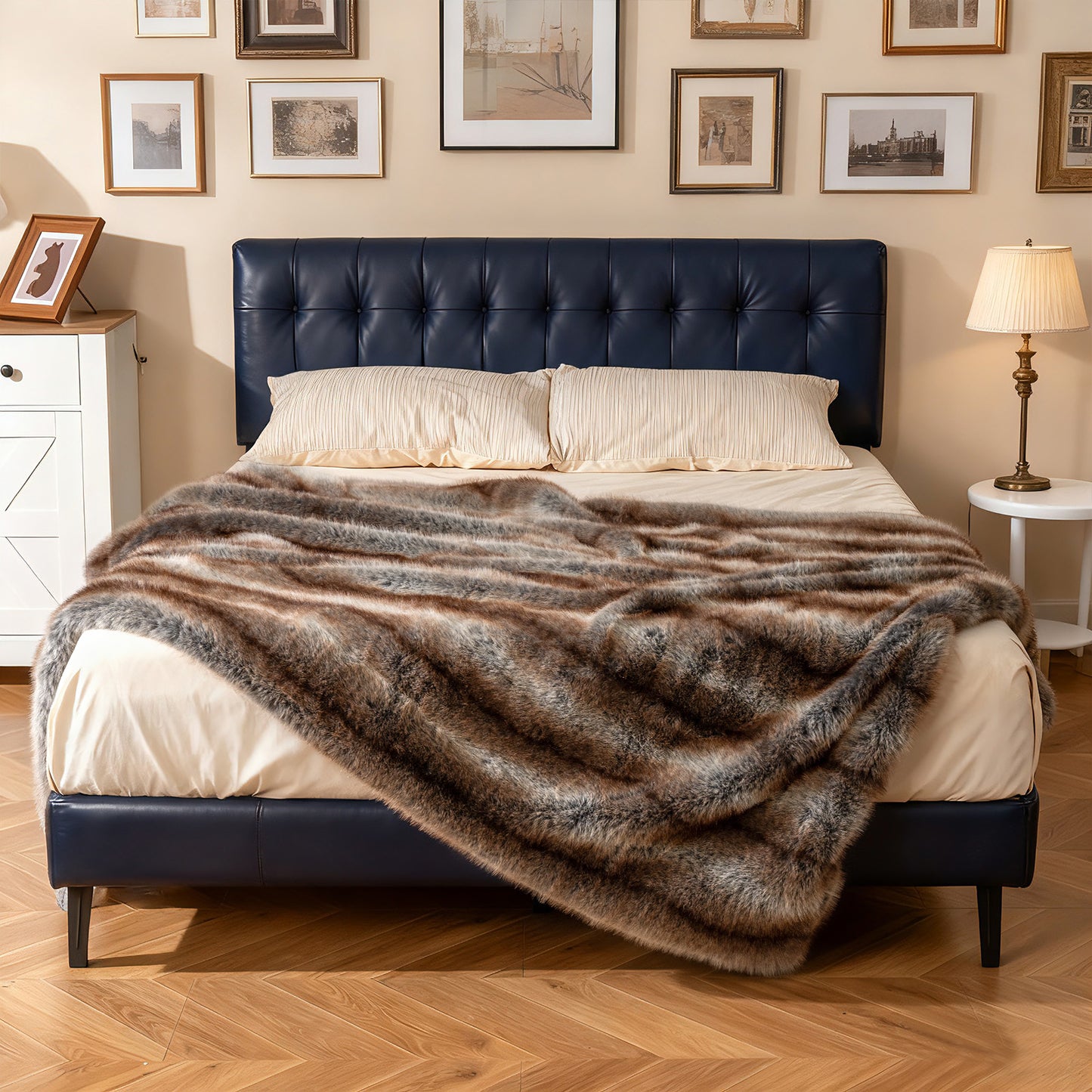 780GSM Soft Plush Faux Fox Fur Blanket, Brown Bedding at Gallery Canada