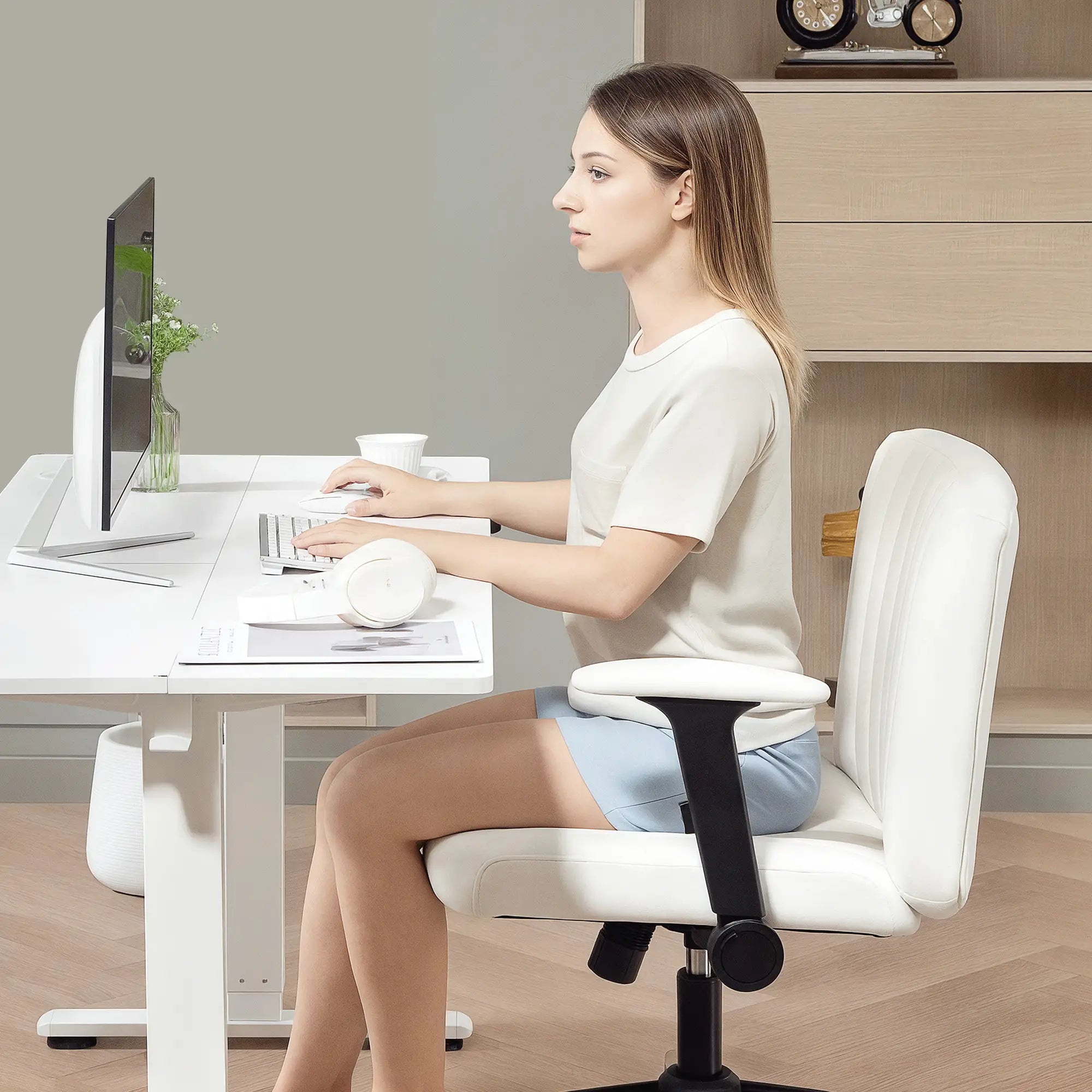Criss Cross Chair with Flip-up Armrests, Wheels, Adjustable Height, Tilting, Cream White Task Chairs at Gallery Canada
