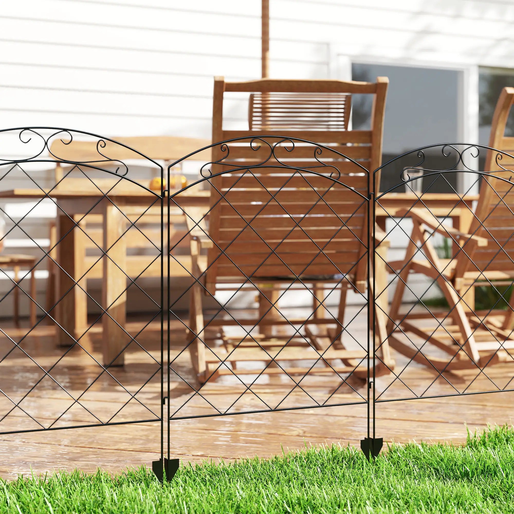 4 Pack Garden Fencing for Yard, Decorative Fence Panels as Animal Barrier and Flower Edging, Circle, Black Garden Fences at Gallery Canada