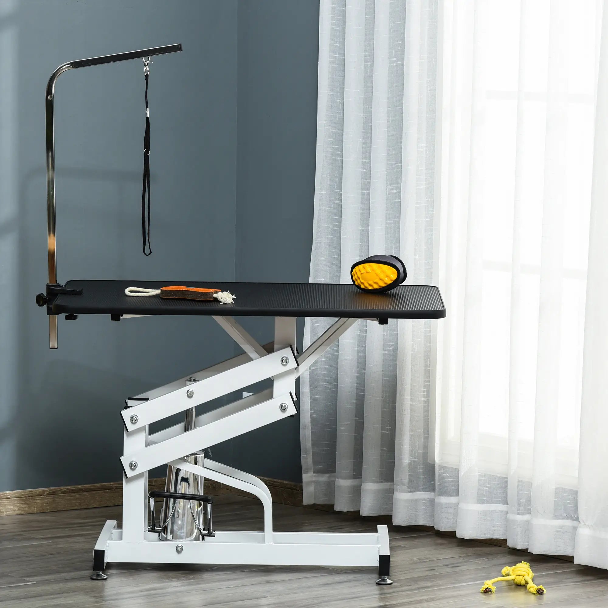 Adjustable Dog Grooming Table with Arm, Noose, Non-Slip, Black Dog Grooming Tables at Gallery Canada