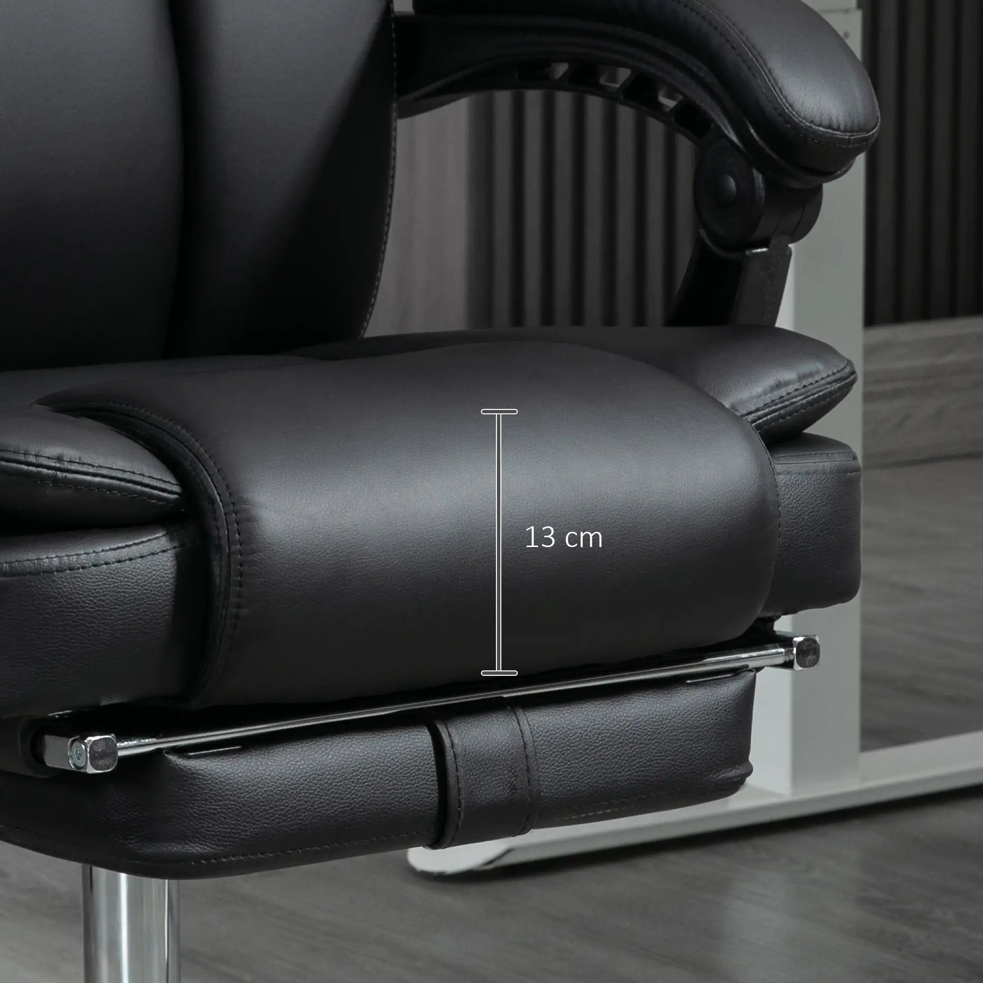 Massage Office Chair, Reclining Executive Chair with Vibration, Footrest, High Back, Black Massage Chairs at Gallery Canada