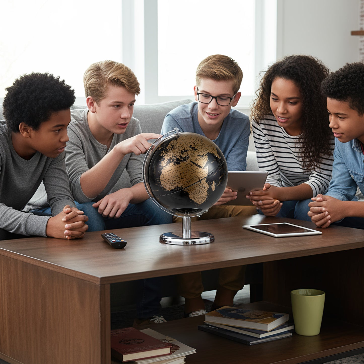 8" World Globe Modern Decorative Tabletop Earth Globe, Golden Learning Toys at Gallery Canada