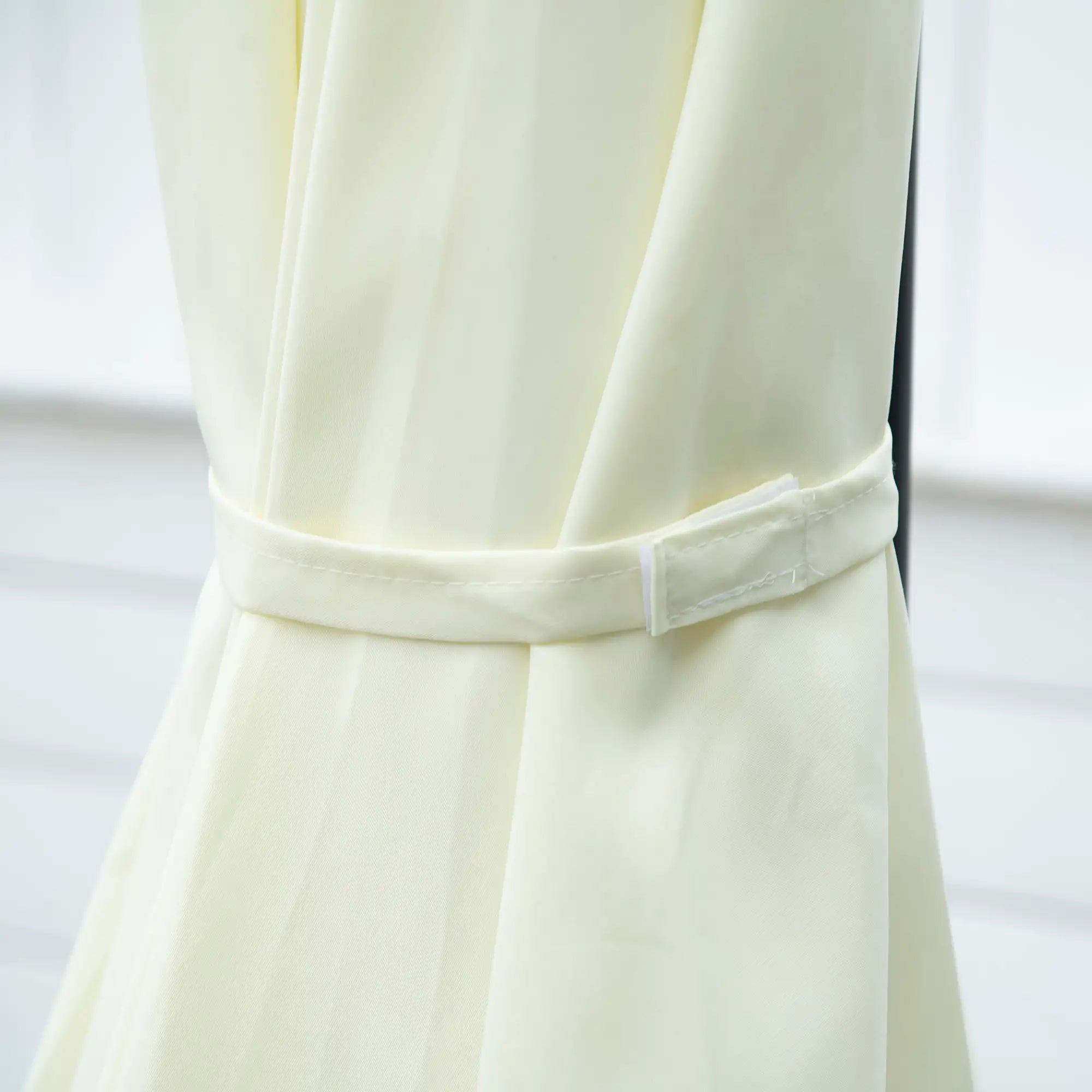 8.5FT Offset Patio Umbrella, 360° Rotation, Cantilever Sun Shade, Beige Cantilever Umbrellas at Gallery Canada