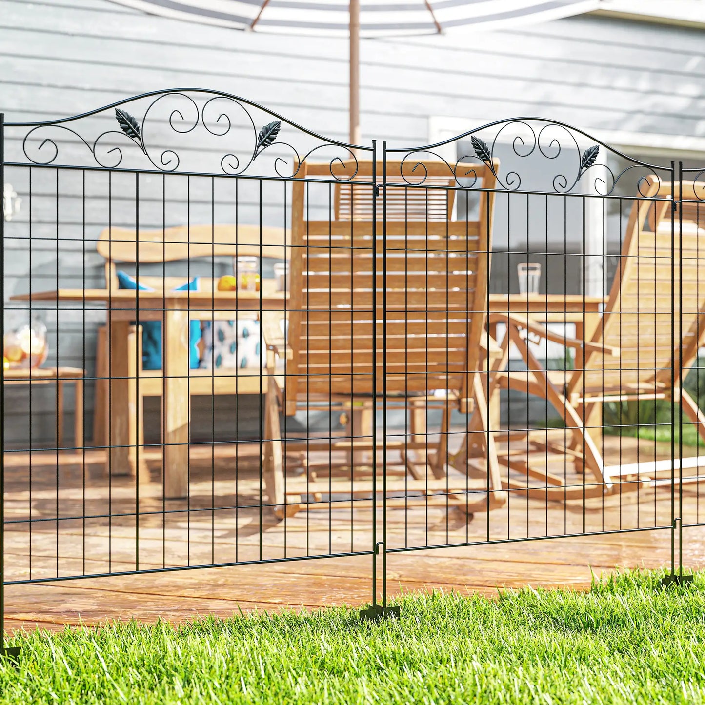 Garden Decorative Fence, 4 Panels 44in x 12ft, Steel Wire Border Edging Garden Fences at Gallery Canada