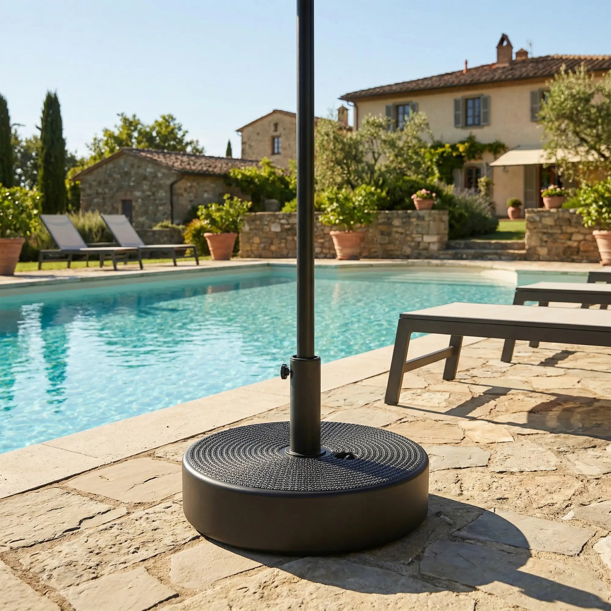 Patio Umbrella Base, 33 Lbs Water Or 42 Lbs Sand Filled, Black Umbrella Bases at Gallery Canada