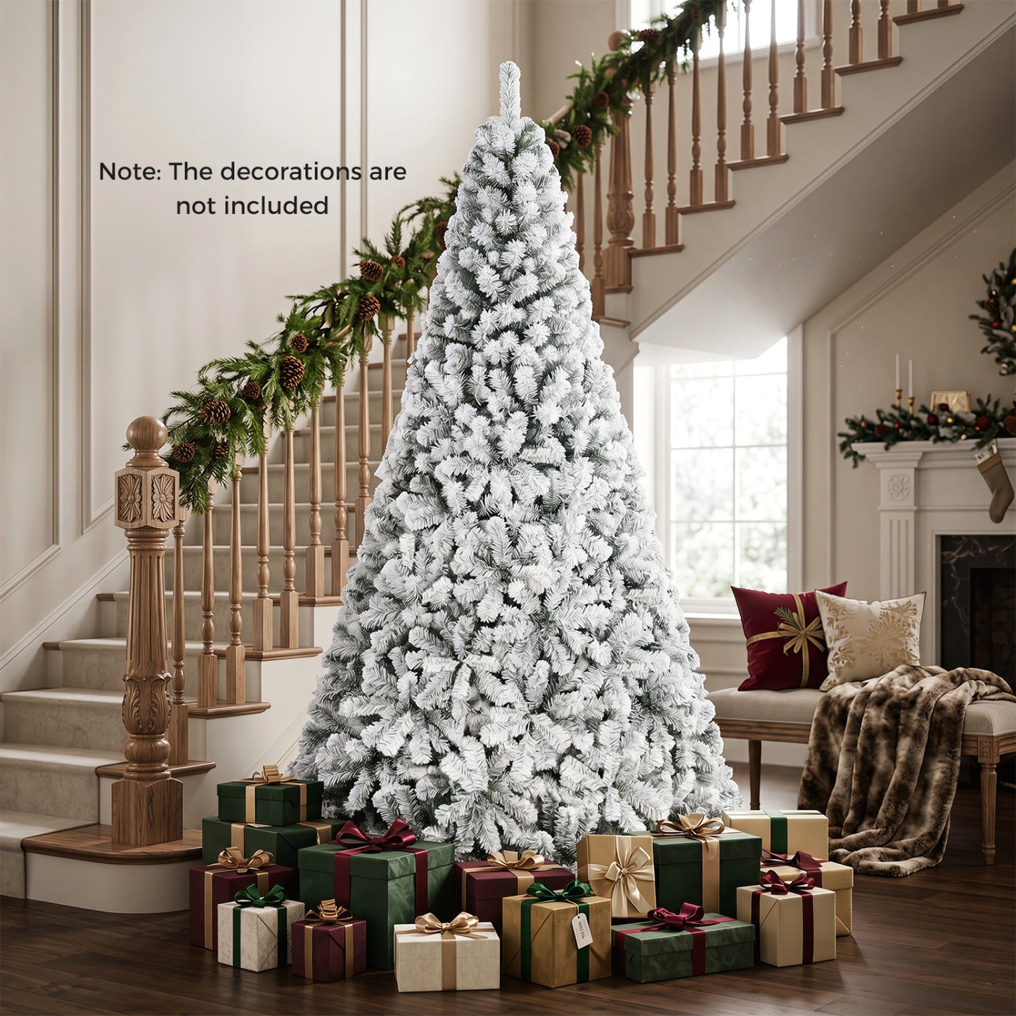Sapin de Noël enneigé avec pointes de branches, M