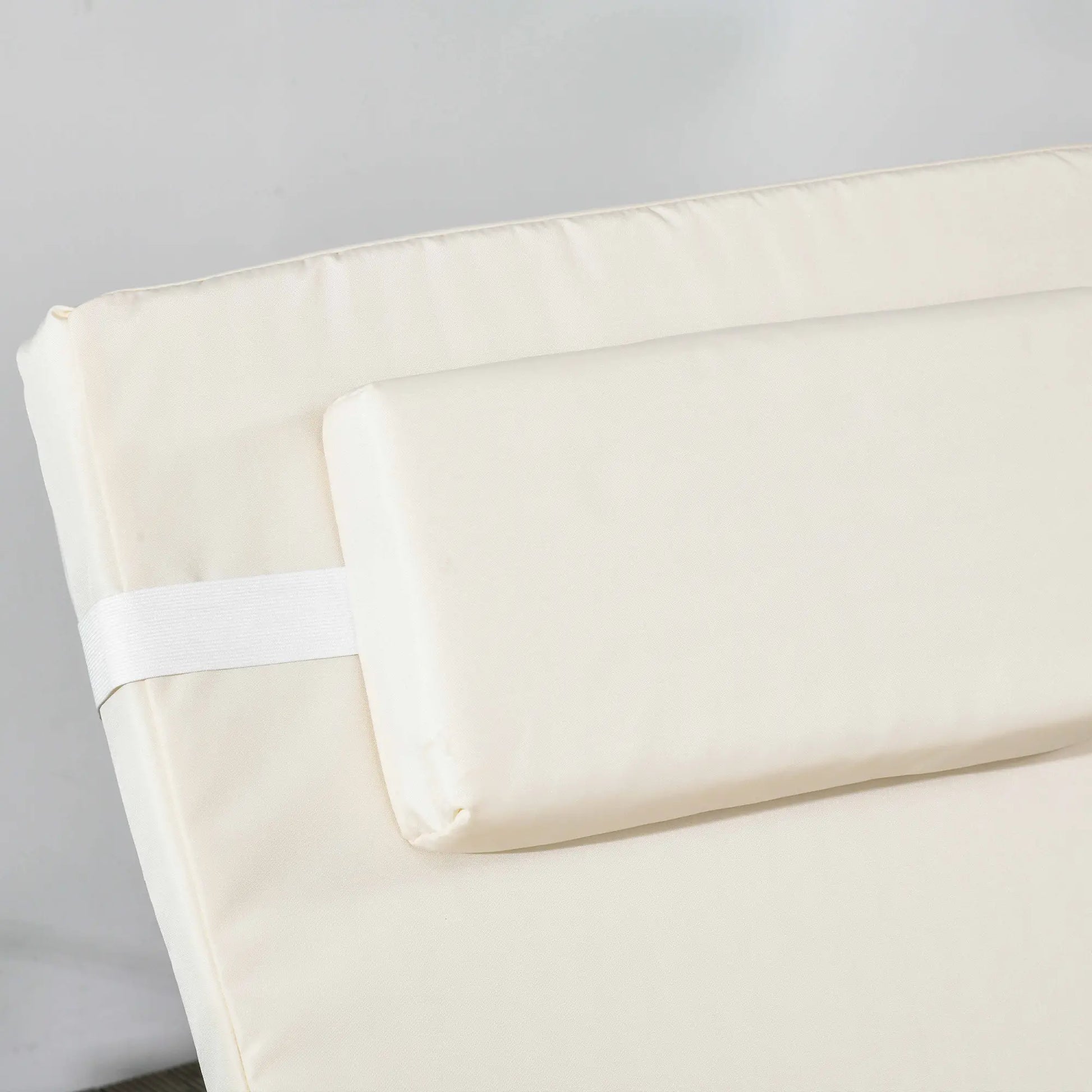 Outdoor Lounger, 5-Level Adjustable Back, Headrest, Cream White Chaise Loungers at Gallery Canada