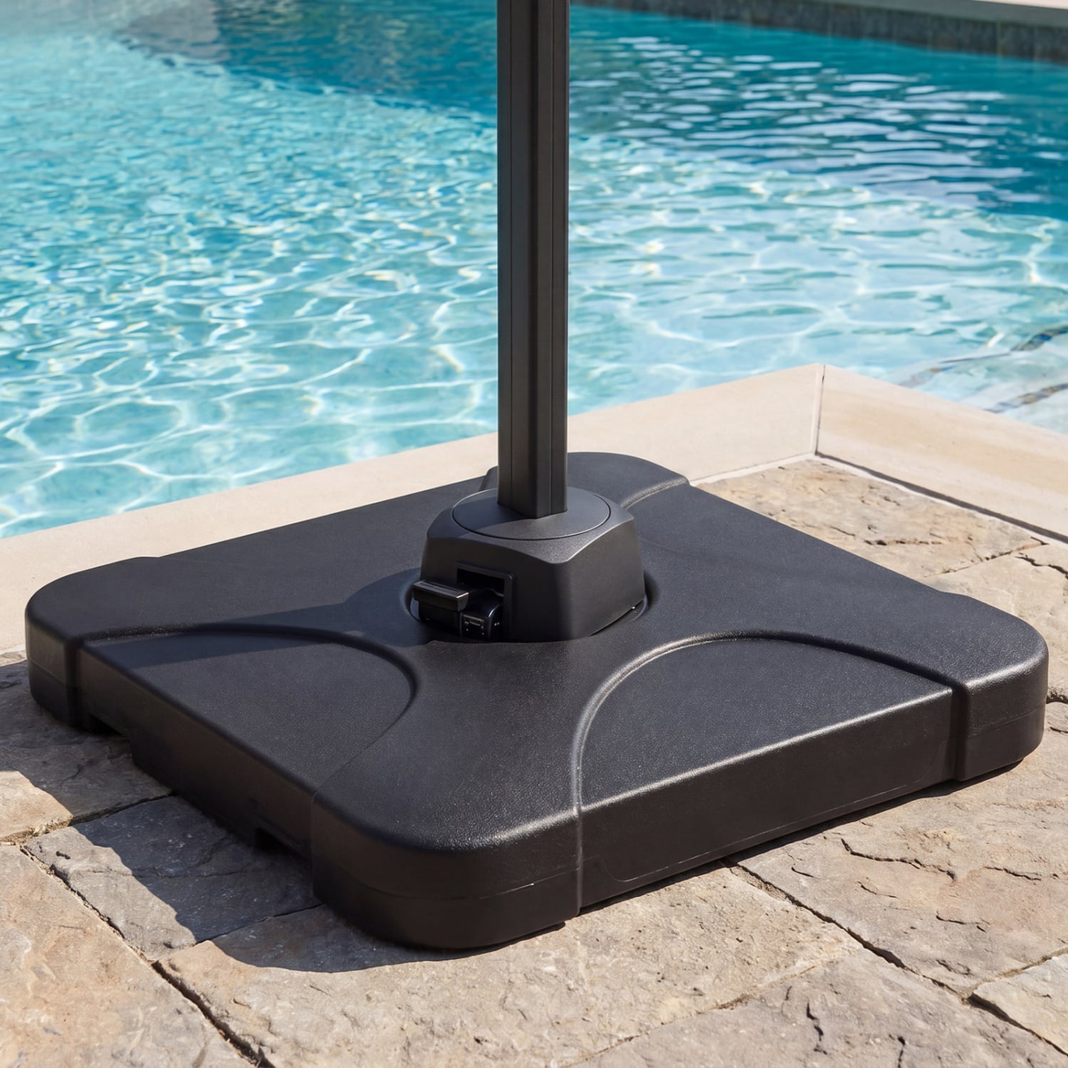 Umbrella Base, 242 Lbs, Water/Sand Fillable Outdoor Umbrella Bases at Gallery Canada