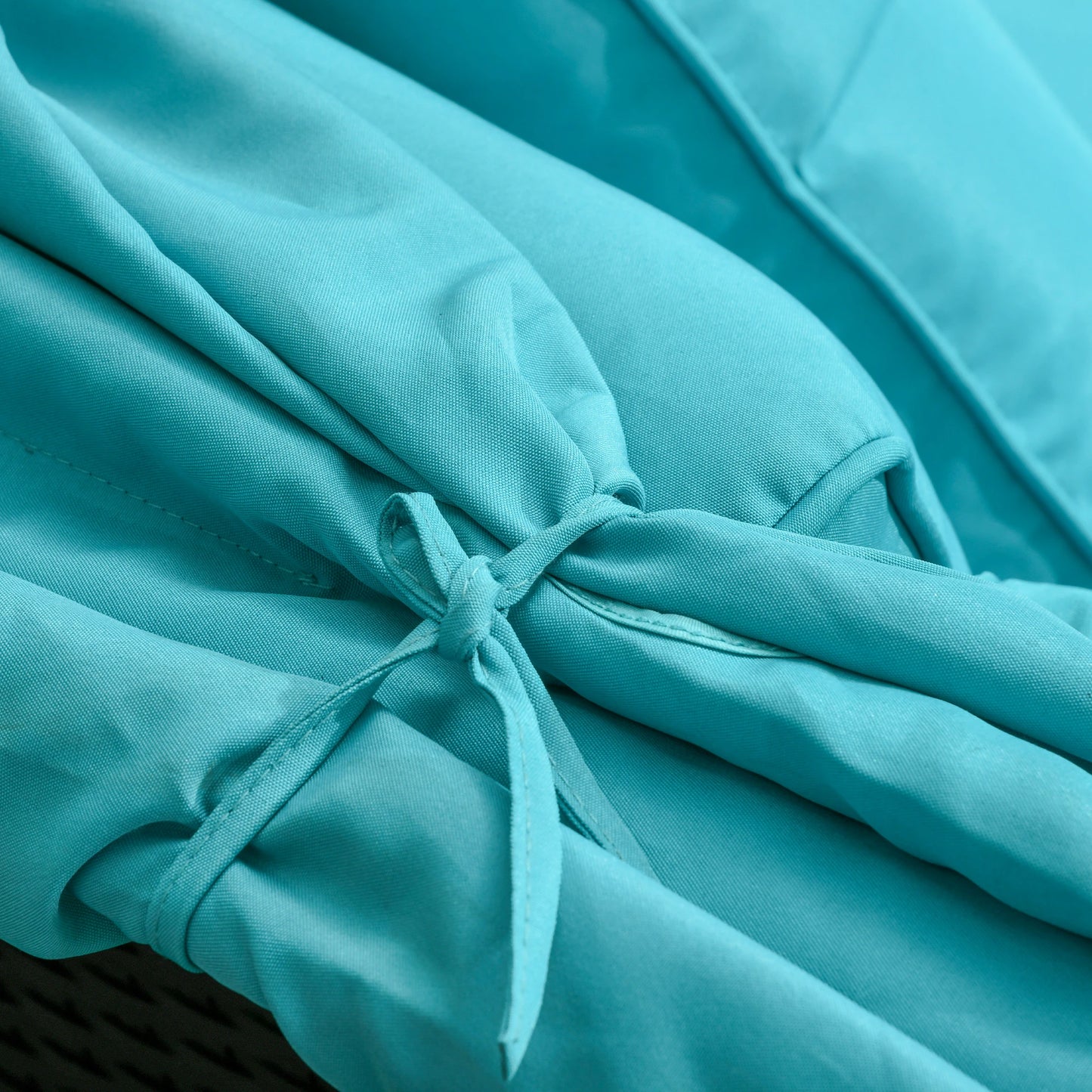 Outdoor Wicker Double Daybed, PE Rattan Sun Lounger for 2, Green Daybeds at Gallery Canada