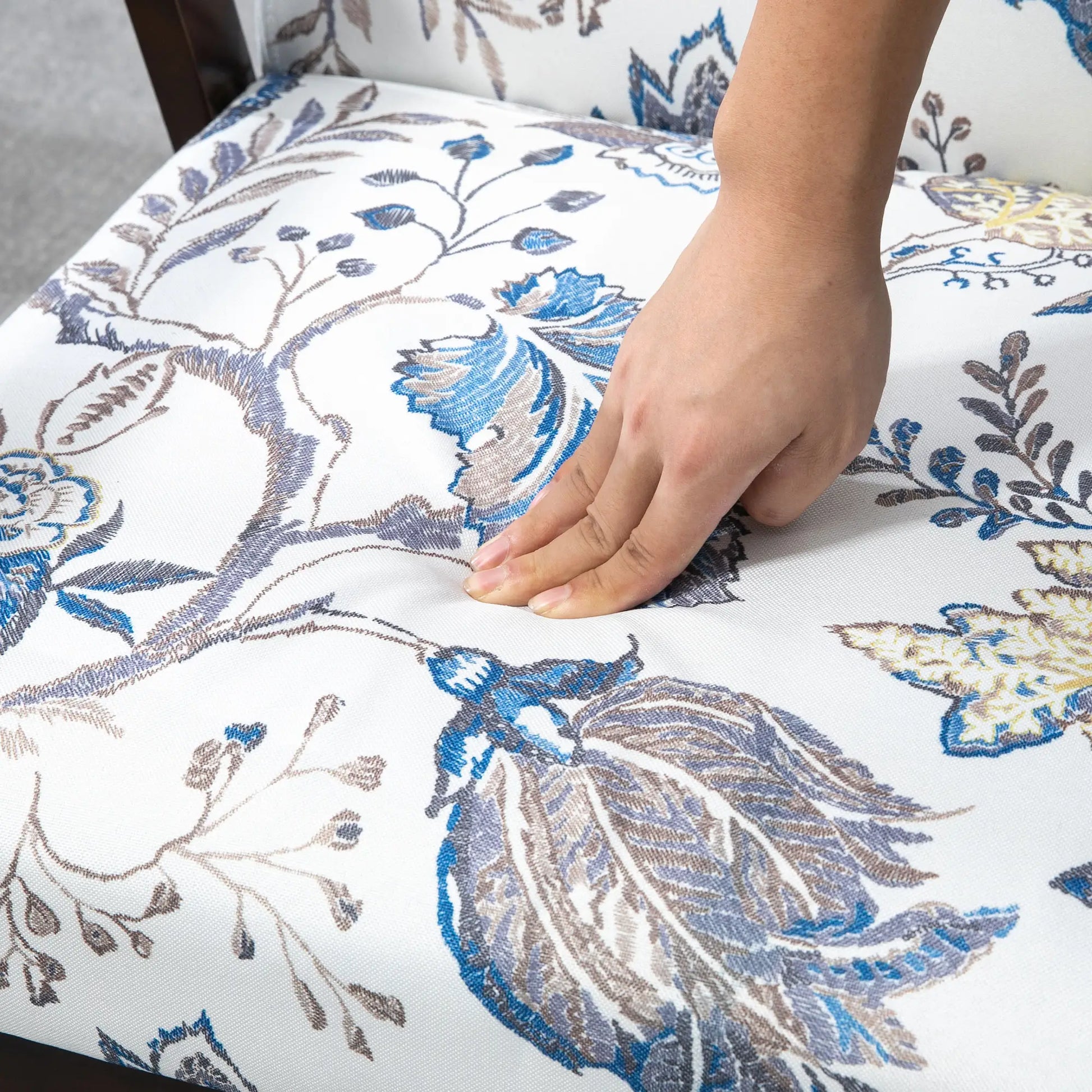 Modern Accent Chairs with Cushioned Seat, Upholstered Linen-Feel Armchair for Bedroom, Living Room, Multicolored Accent Chairs at Gallery Canada