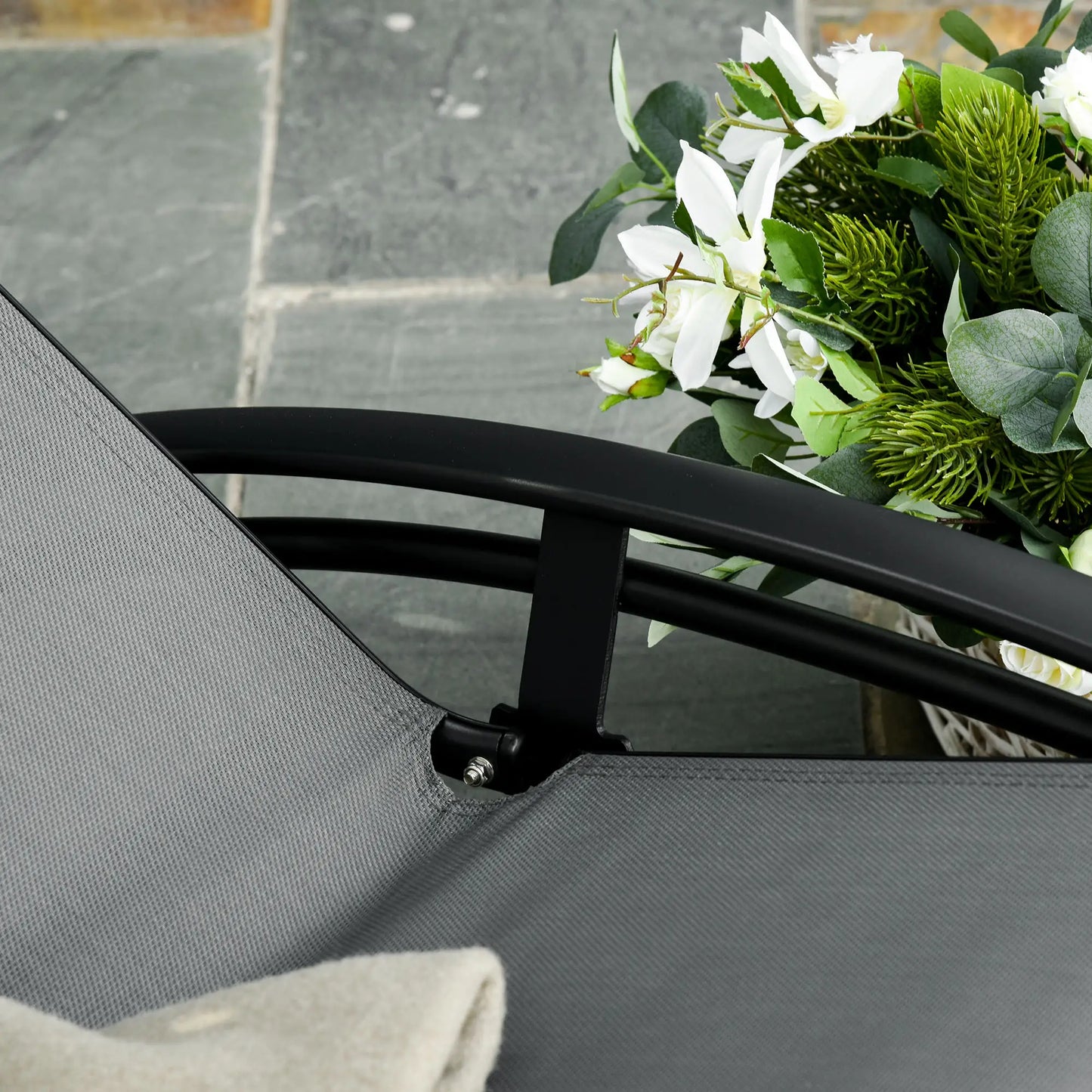 Aluminum Reclining Lounge Chair, 5-Level Adjustable Backrest, Head Pillow, Grey Lounger Chairs at Gallery Canada