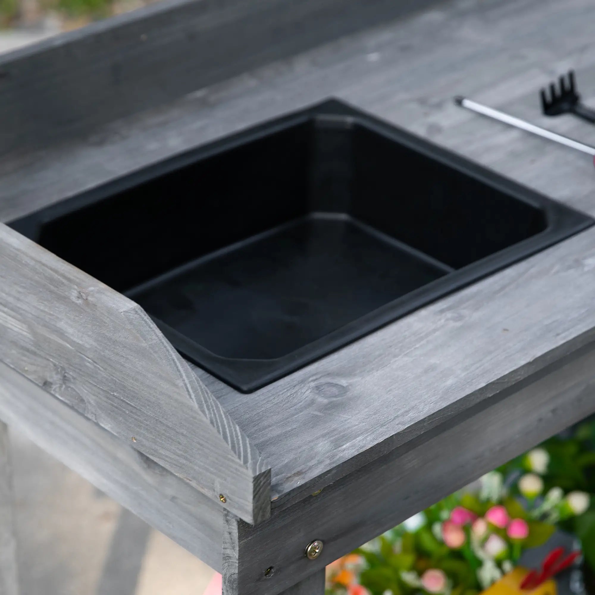 36 In Wooden Potting Bench With Sink, Drawer & Storage, Gray Potting Benches & Tables at Gallery Canada