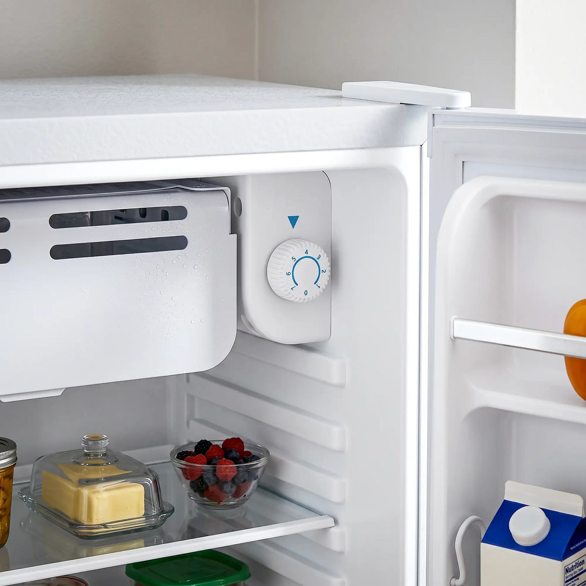 3.2 Cu Ft Mini Fridge, Chiller Box, Compact Refrigerator, White