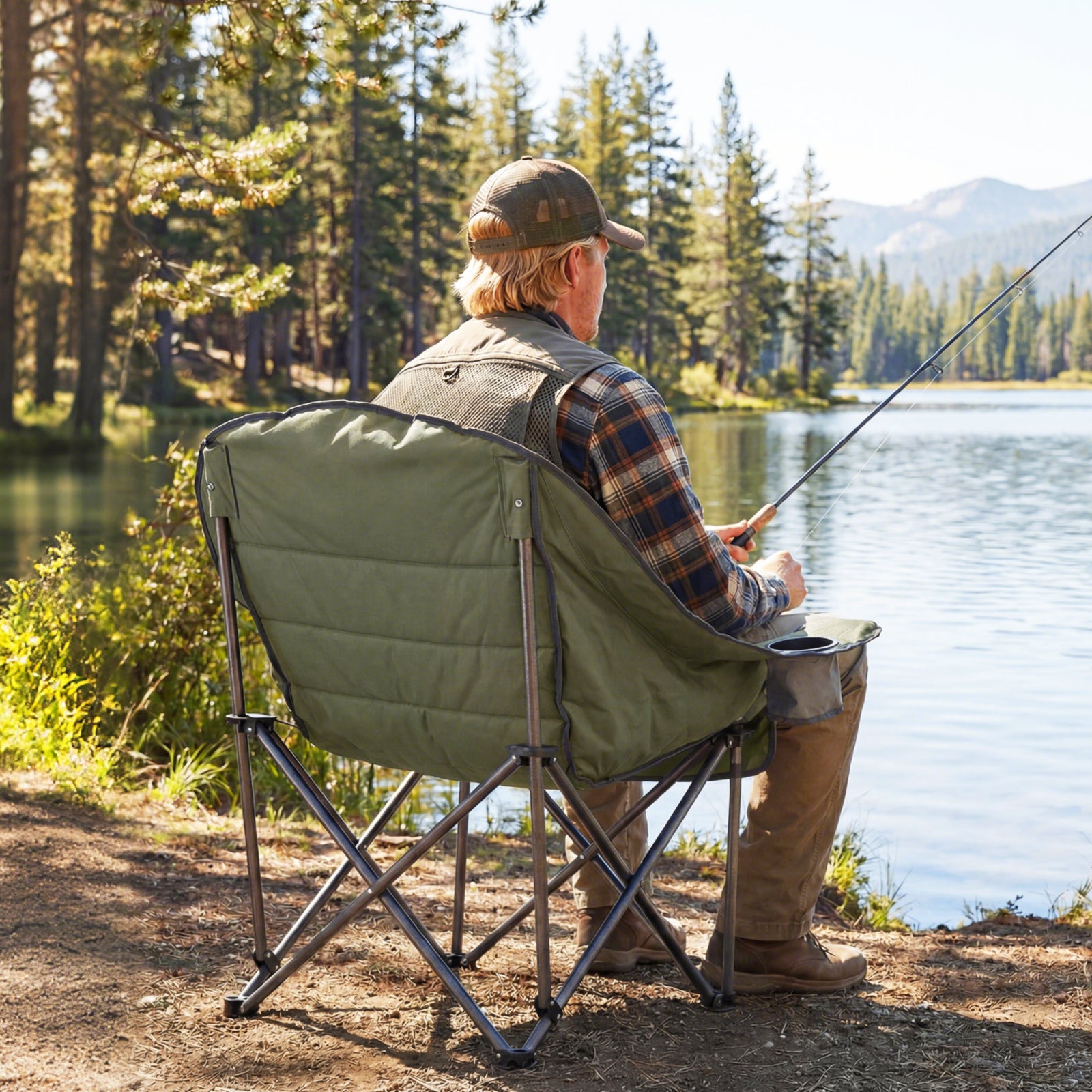 Folding Oversized Camping Chair, Side Pockets, Cup Holder, Green Camping Furniture at Gallery Canada