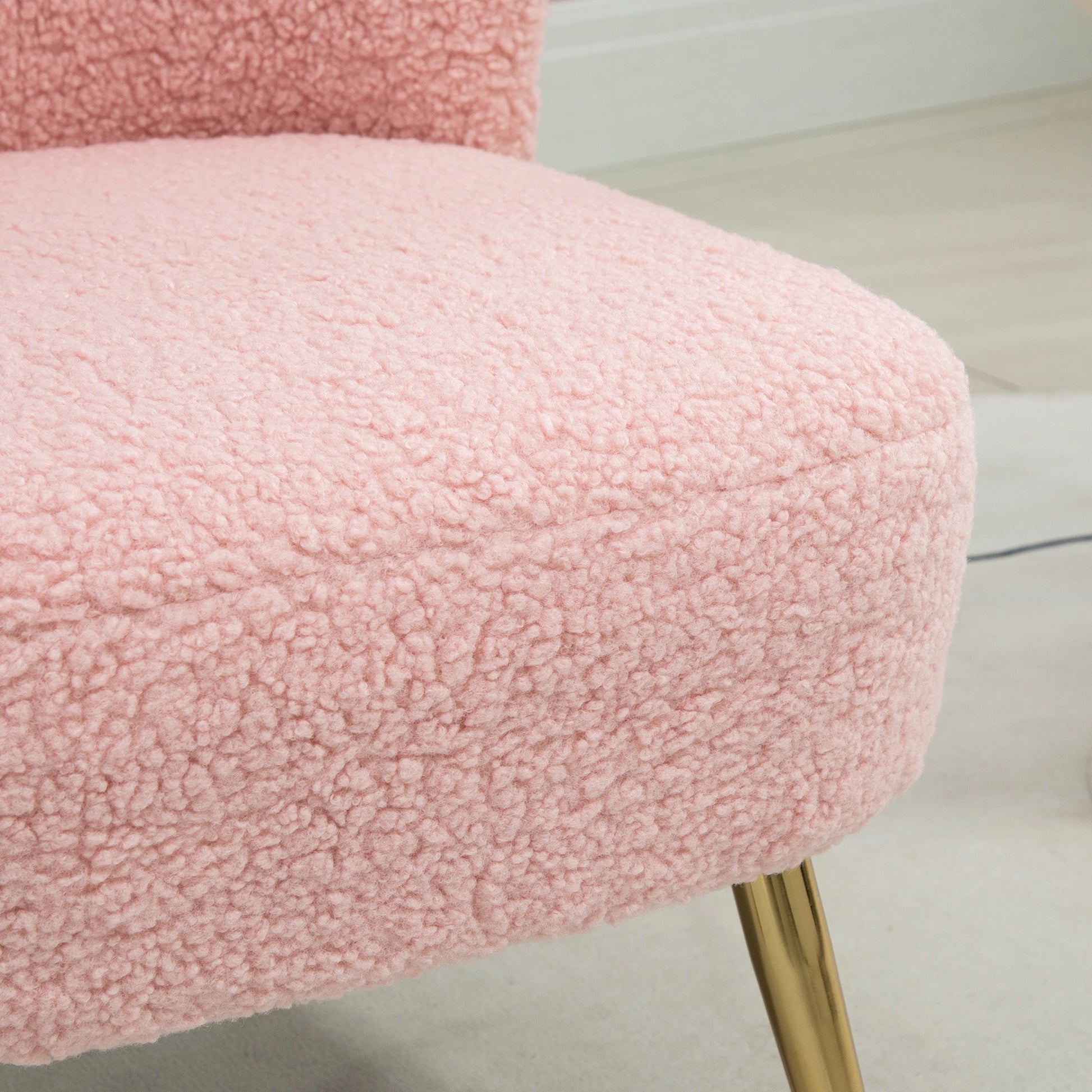 Lounge Chair for Bedroom Living Room Chair with Soft Upholstery and Gold Legs Pink Accent Chairs at Gallery Canada