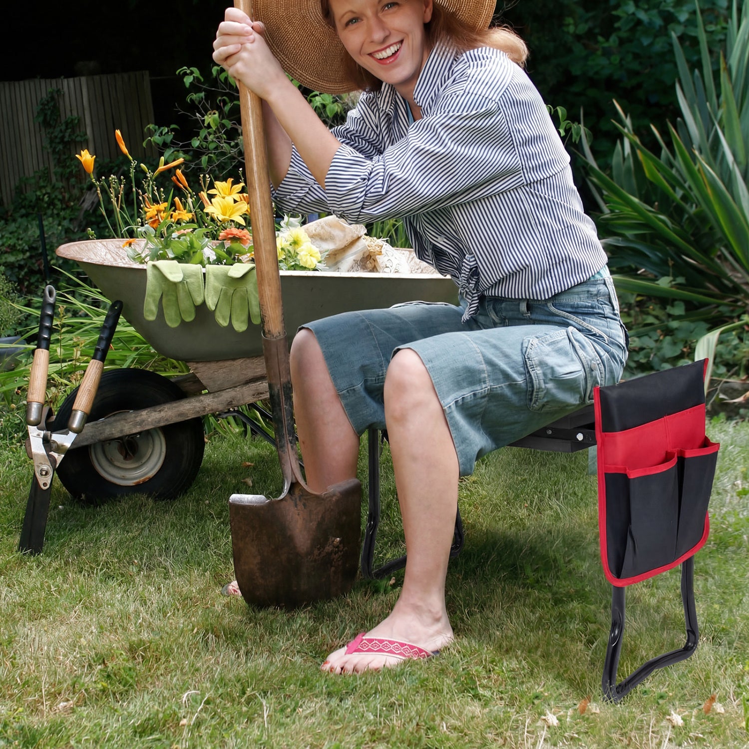 Folding Garden Kneeler Seat, Black Garden Tools at Gallery Canada