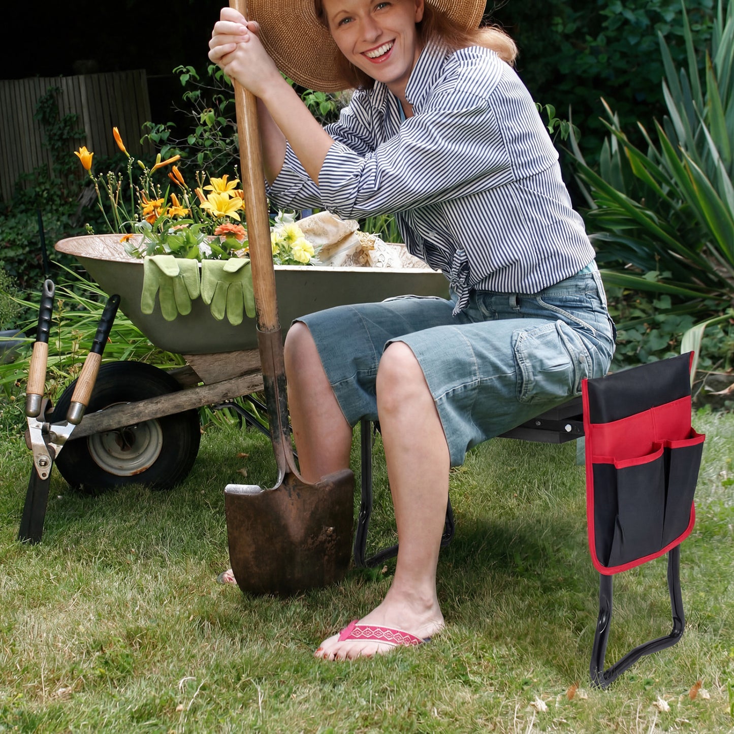 Folding Garden Kneeler Seat, Black Garden Tools at Gallery Canada