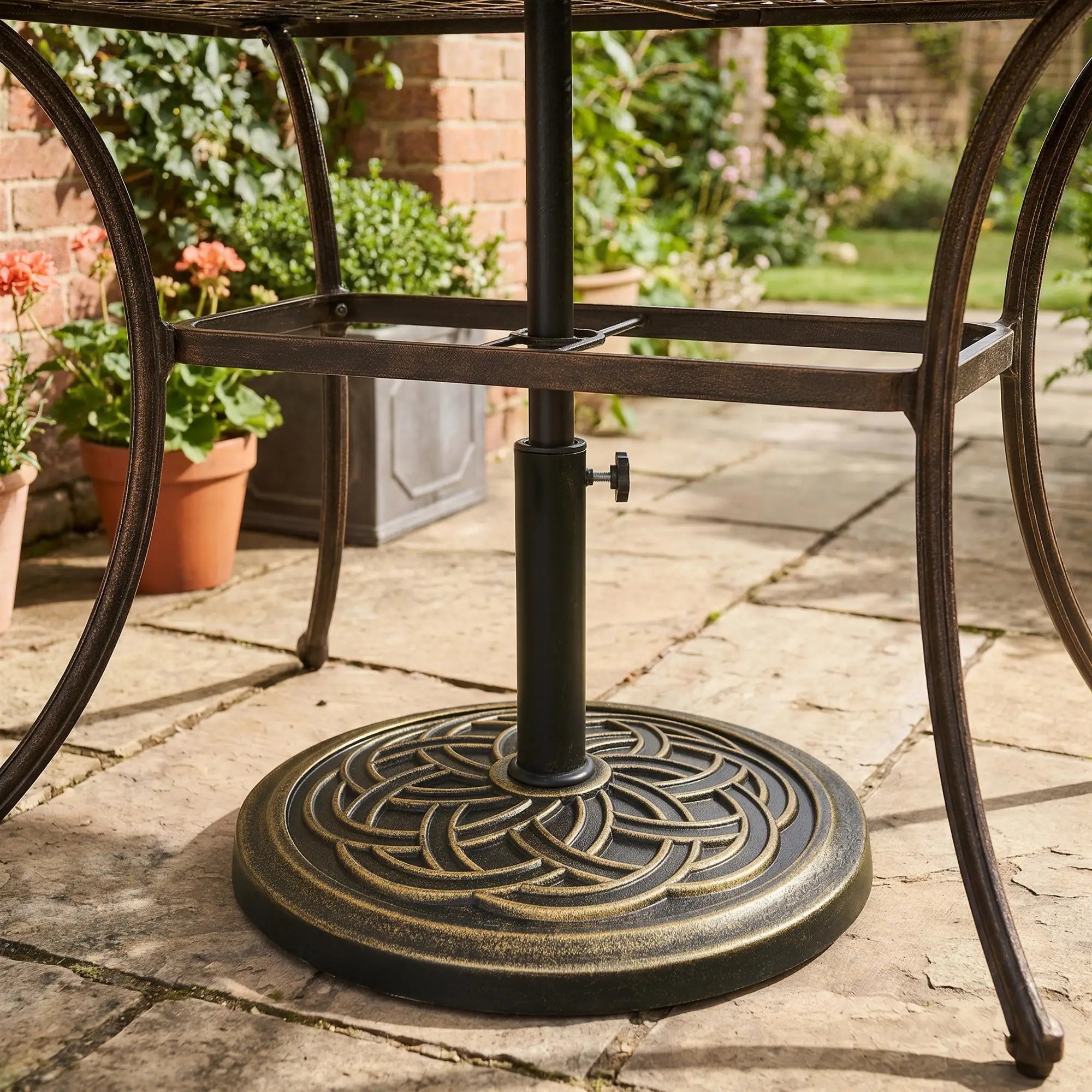 25 lb Heavy Duty Patio Umbrella Base, Round Stand, Outdoor, Bronze Umbrella Bases at Gallery Canada